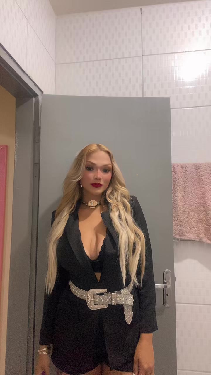 @Lara Coscarelli