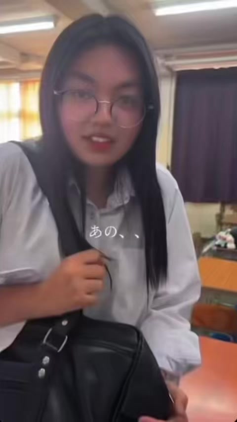 @哀
