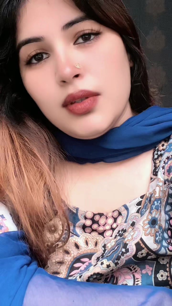 @anum_butt_143👑