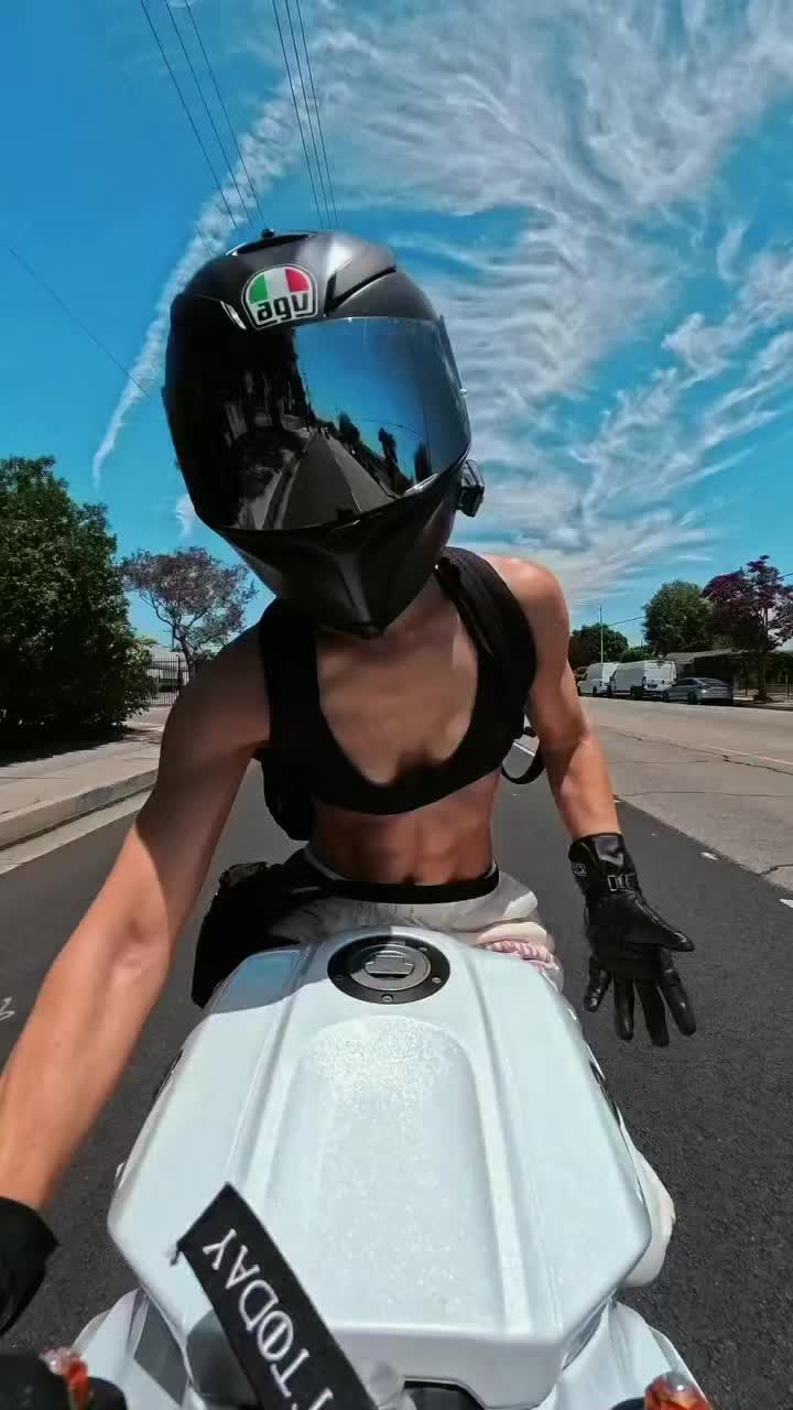 @SabrinaCesta