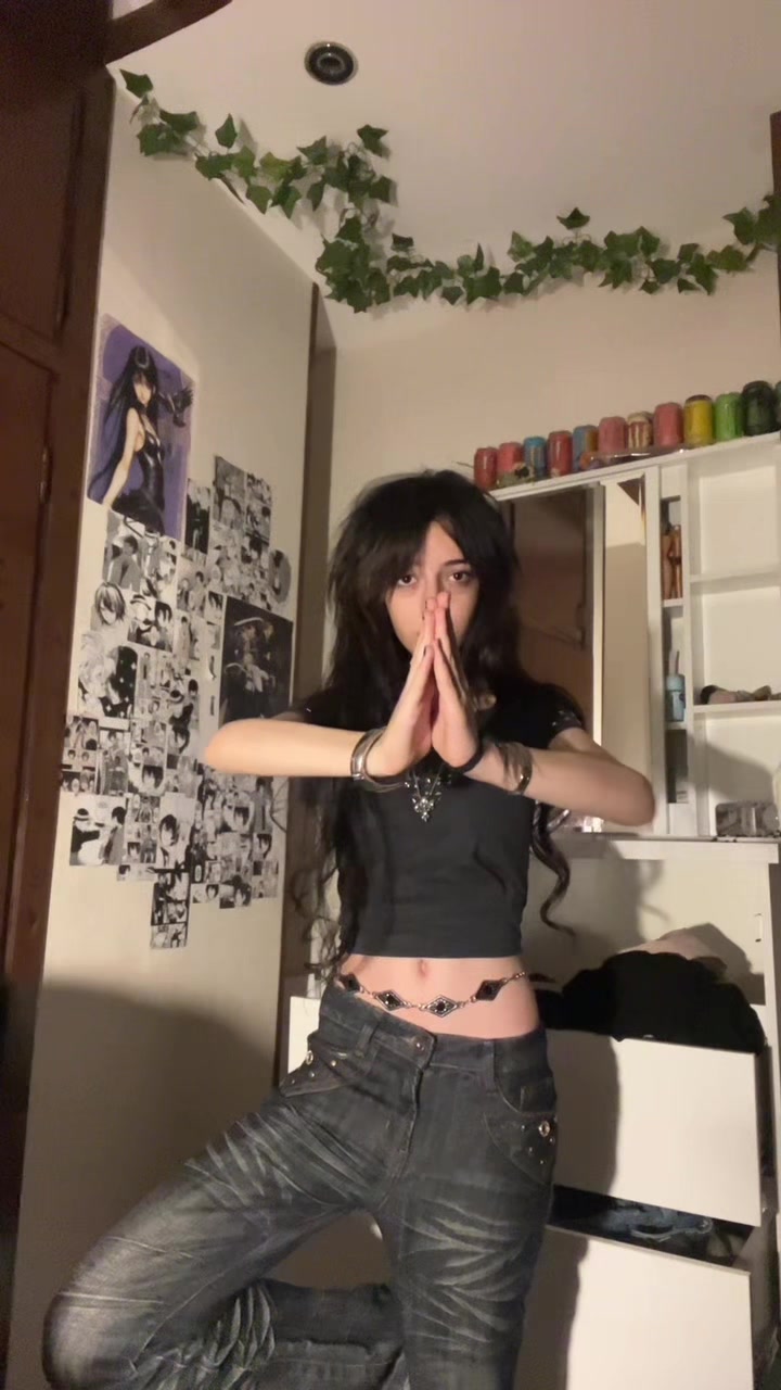 @Black hair ho ᶻ 𝗓 𐰁