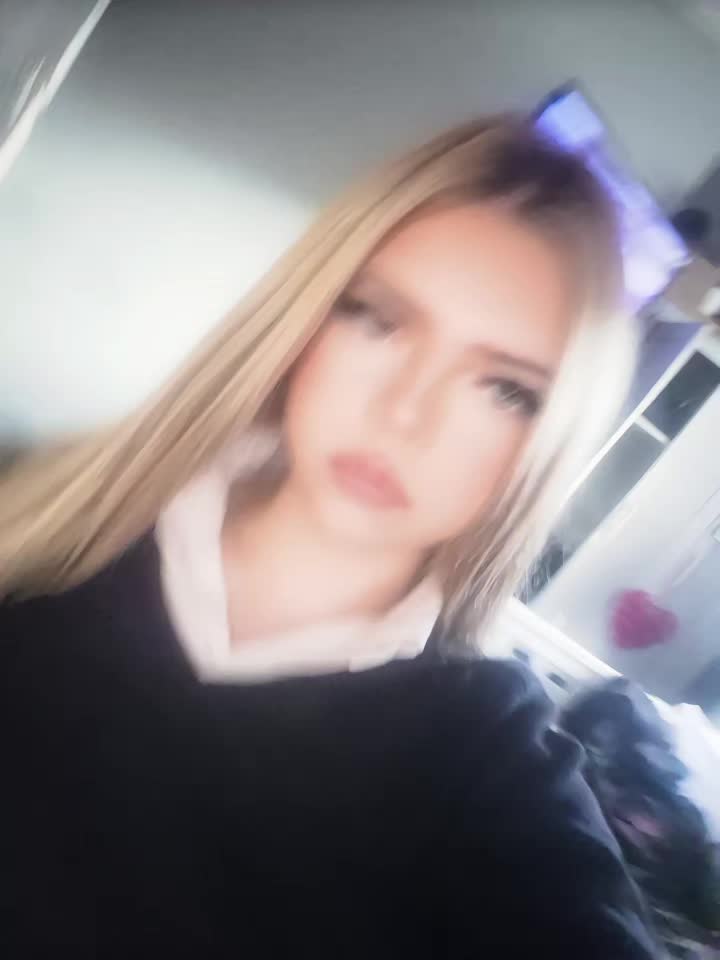 @🪽👱♀️