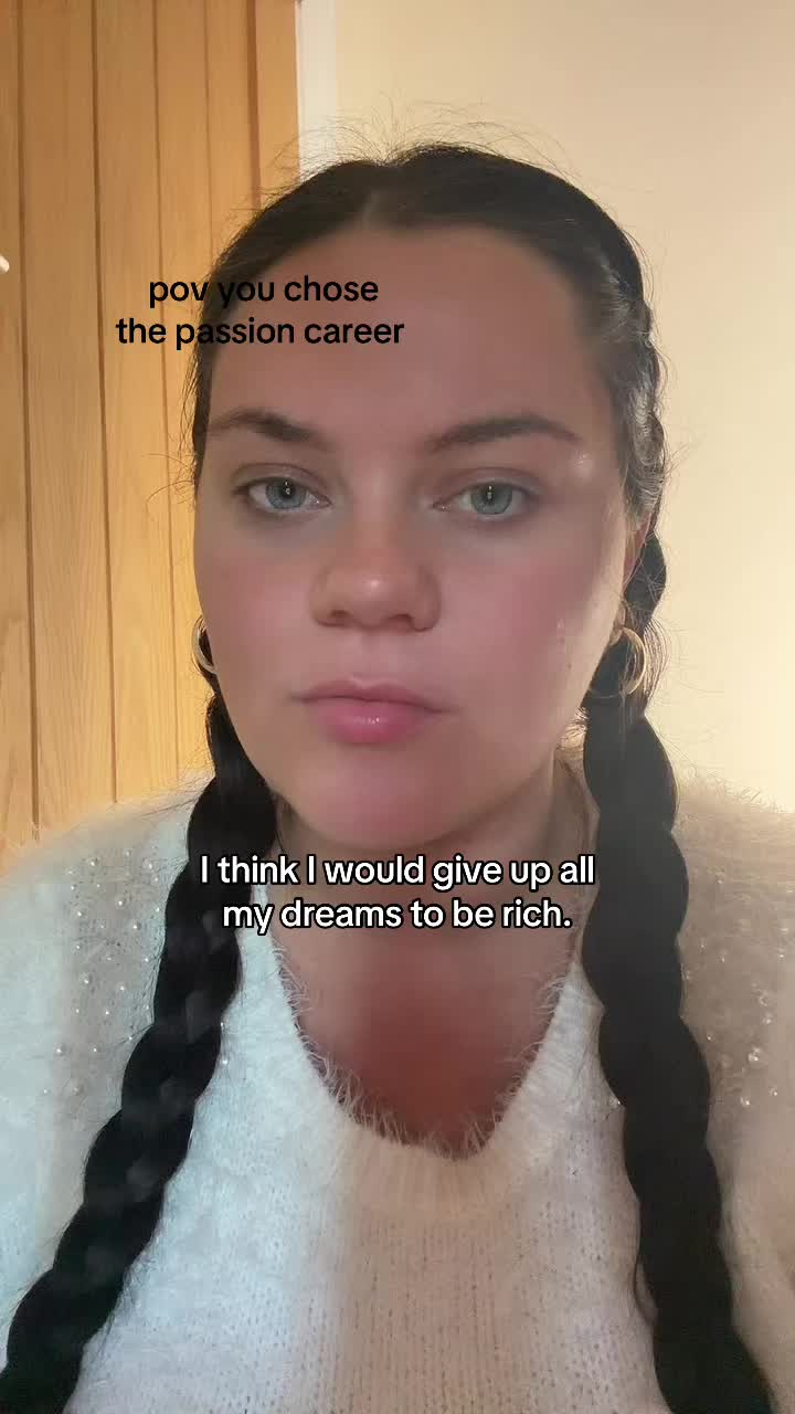 @maisie marie