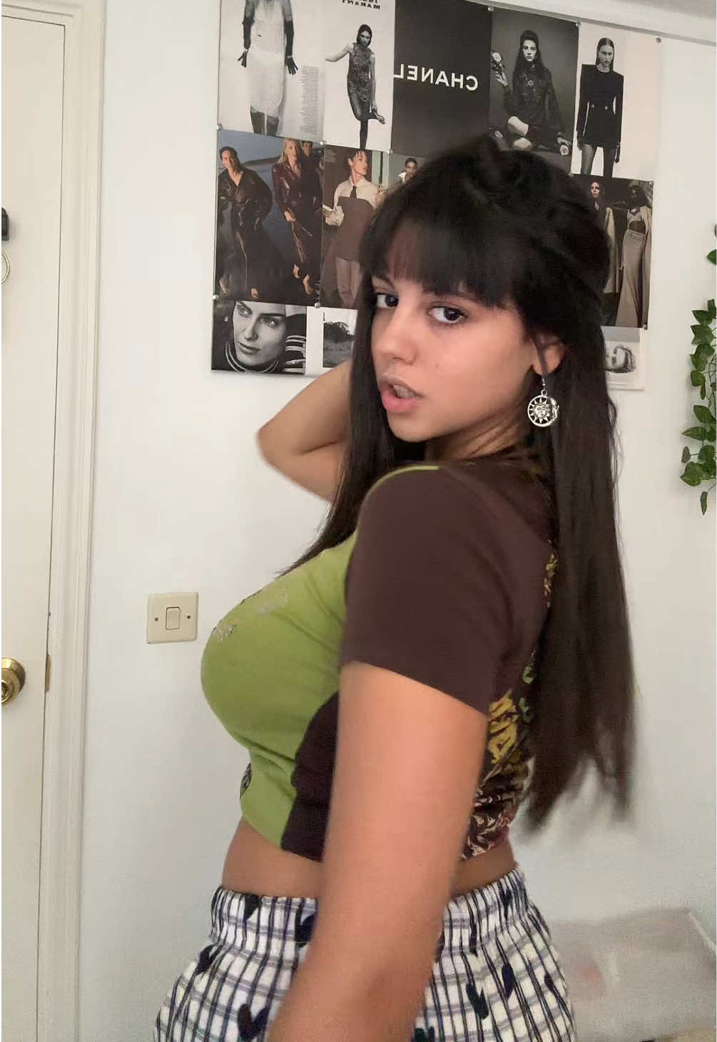 @𝓈𝒶𝓂