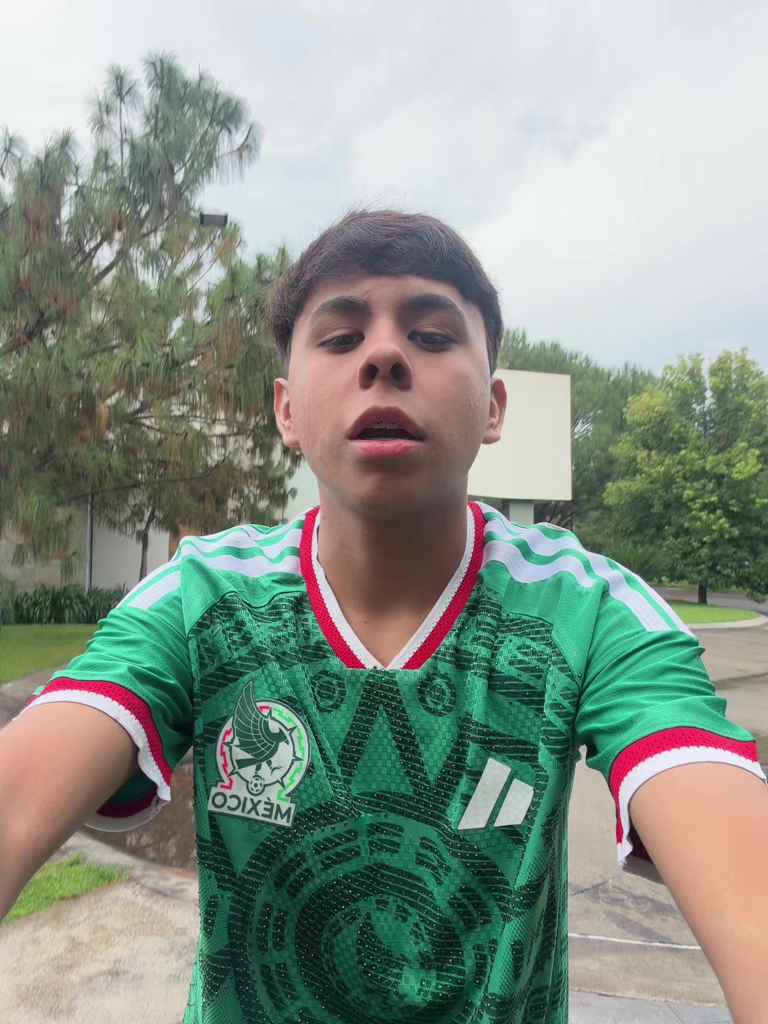 @charlyychivas10