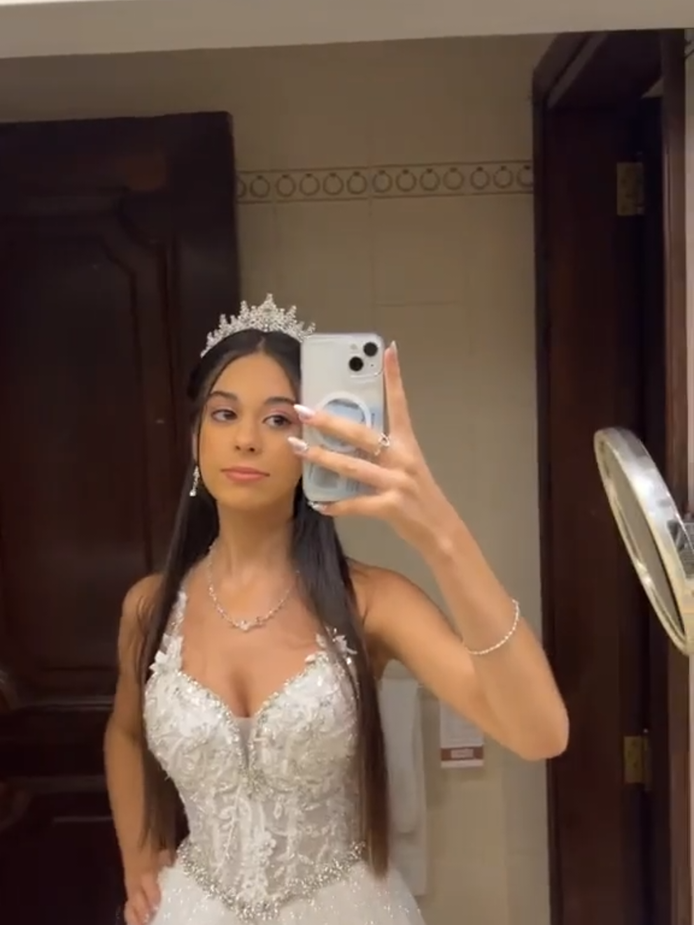 @n0el1a