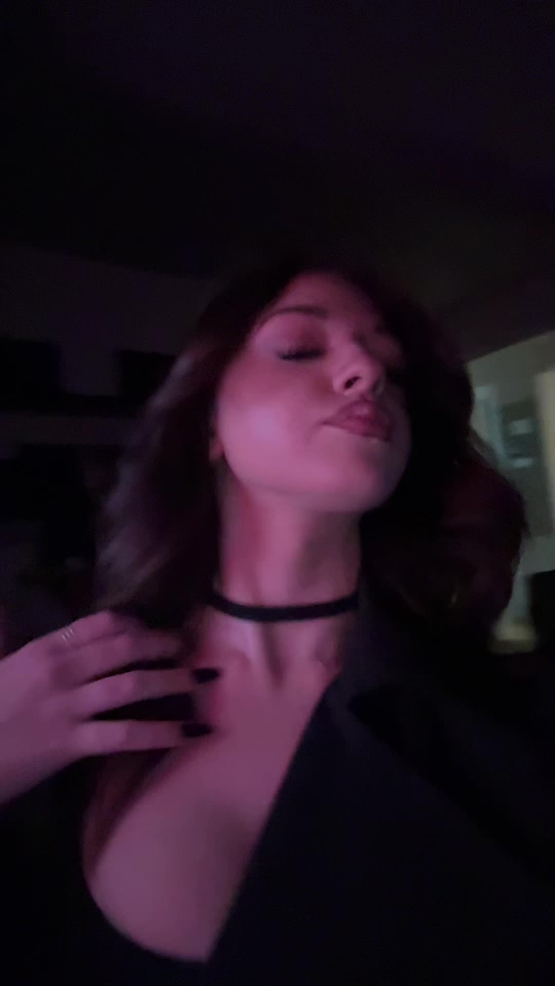 @𝒸𝒽𝒾𝒶