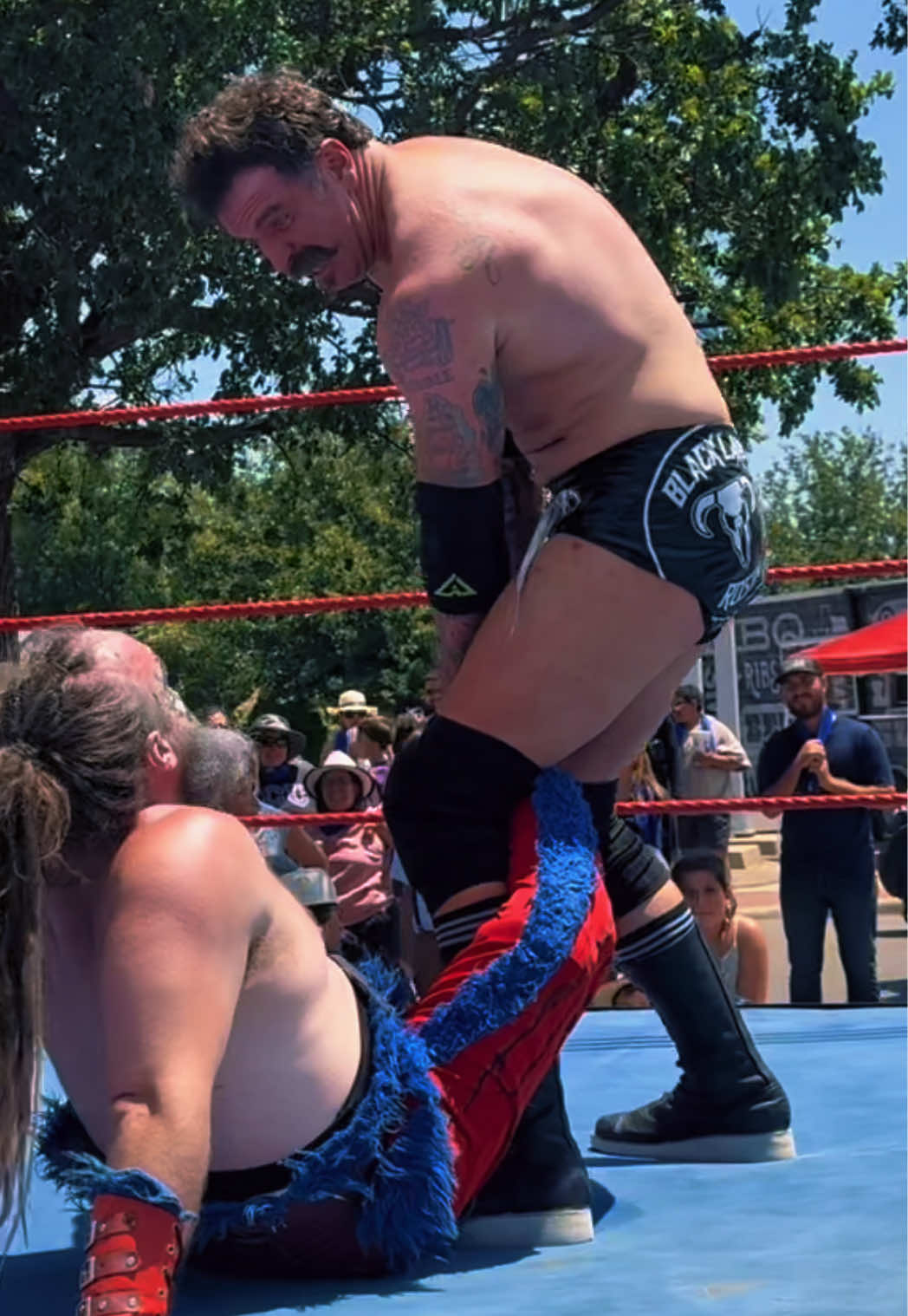 @Top Hand Damo McCullough