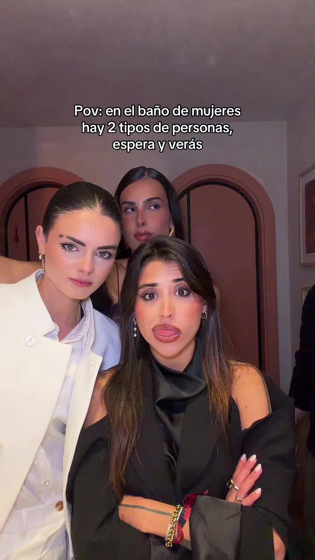 @LUCIA DE LA PUERTA