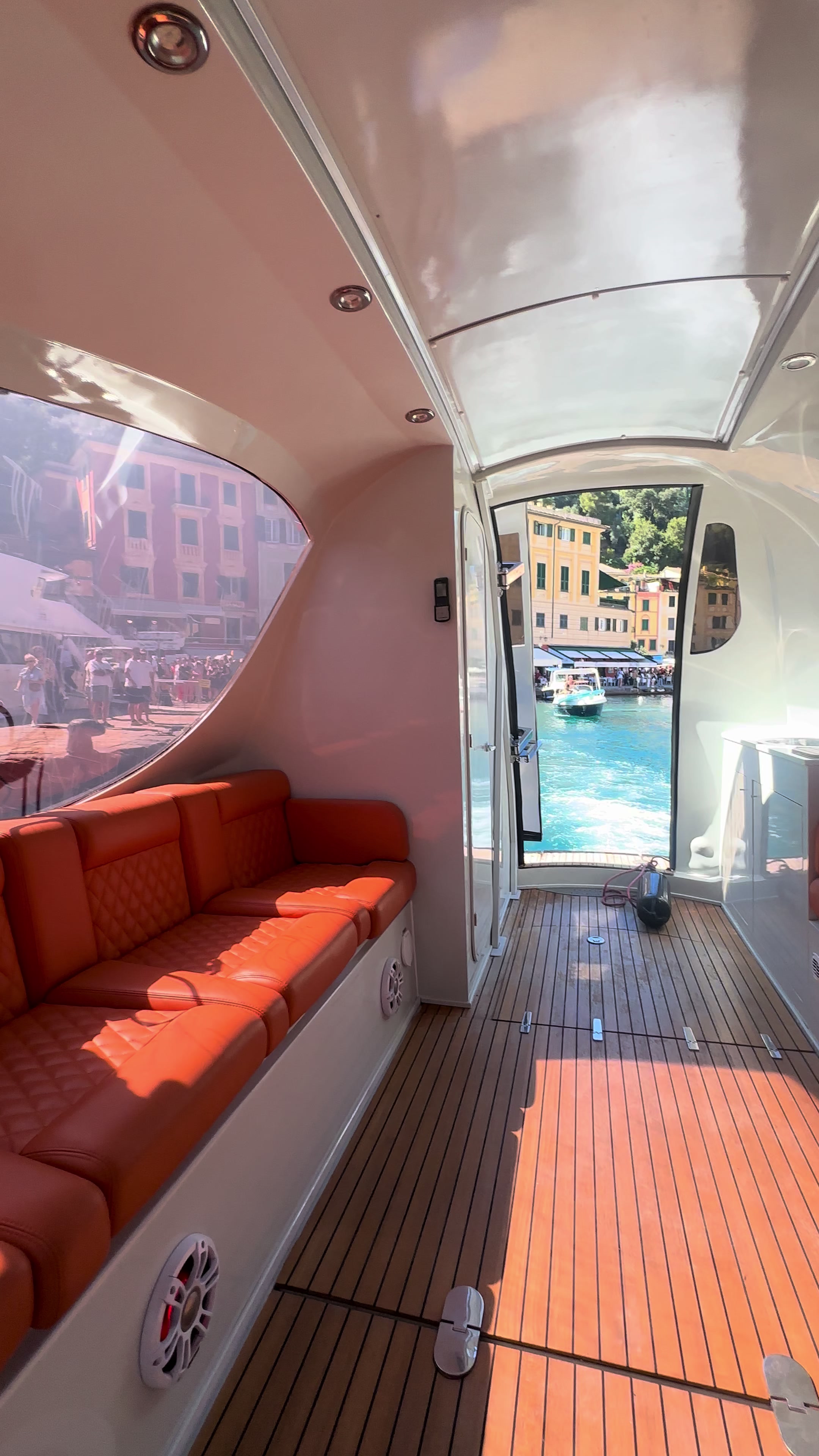 @Jet Capsule