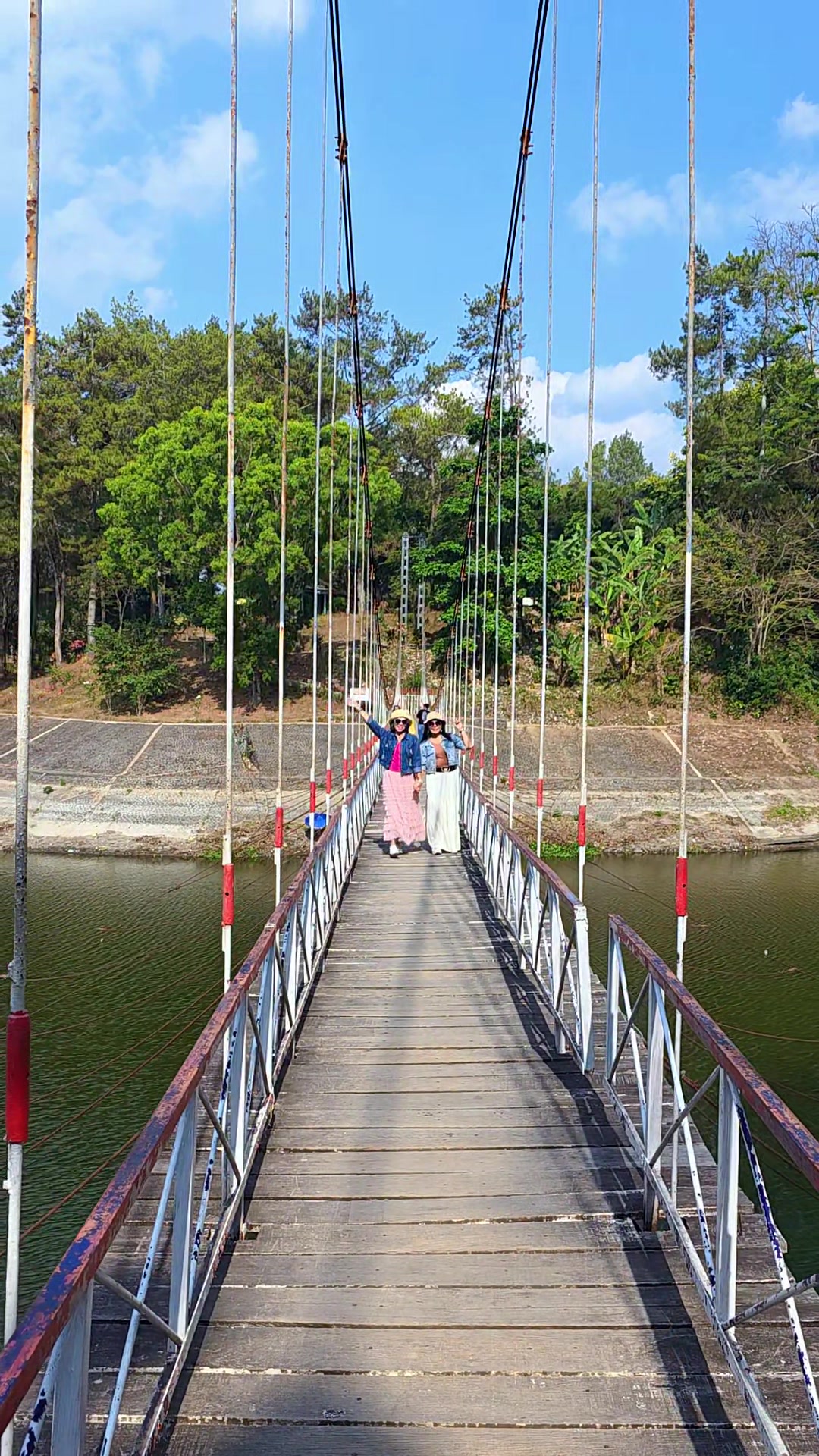 @hennisetiawati