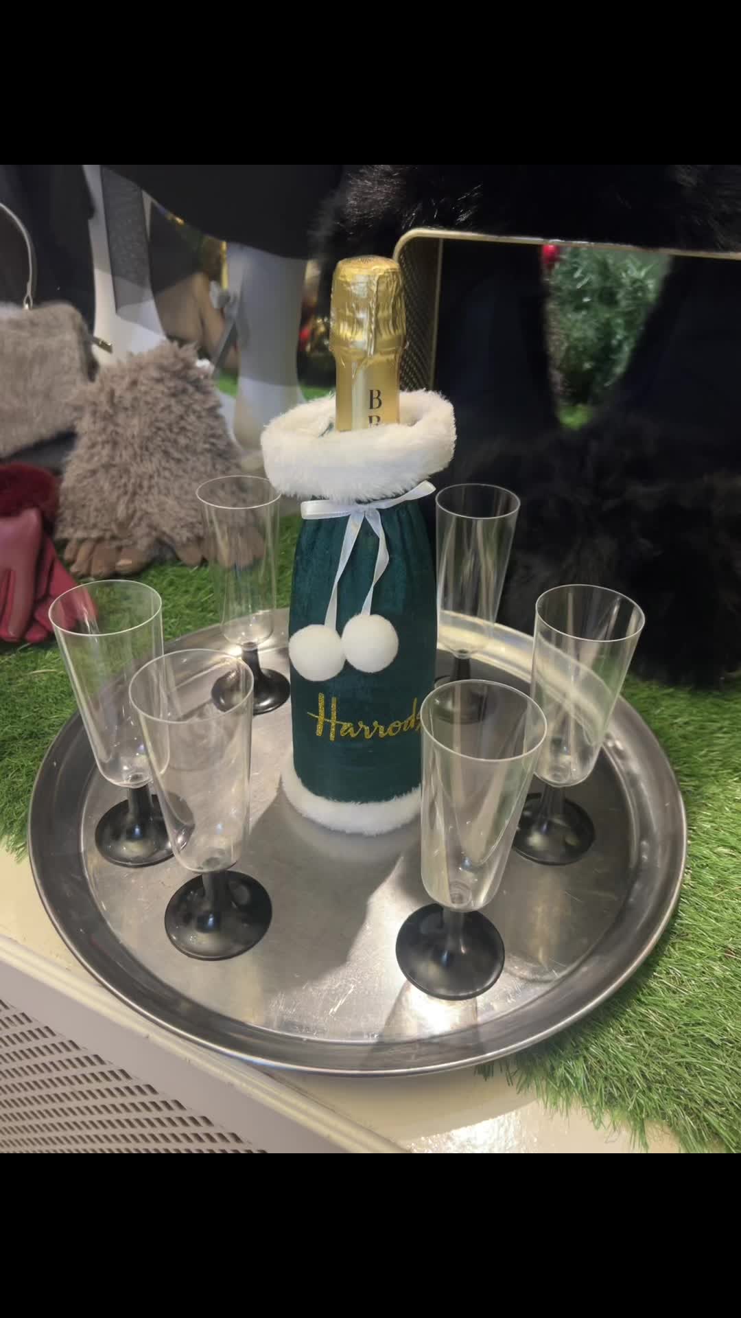 @Queenies Boutique