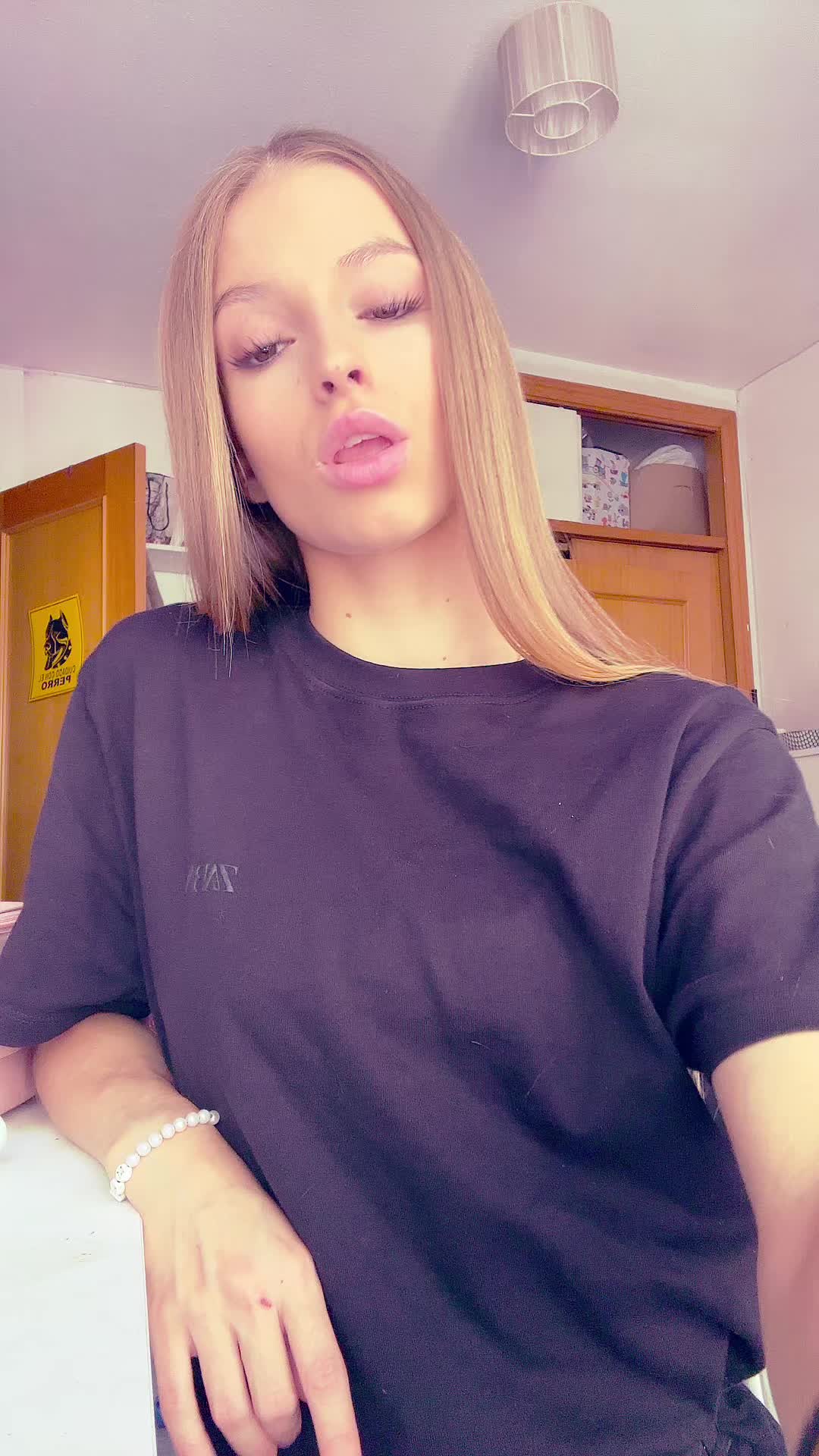@𝖆𝖑𝖊🦂