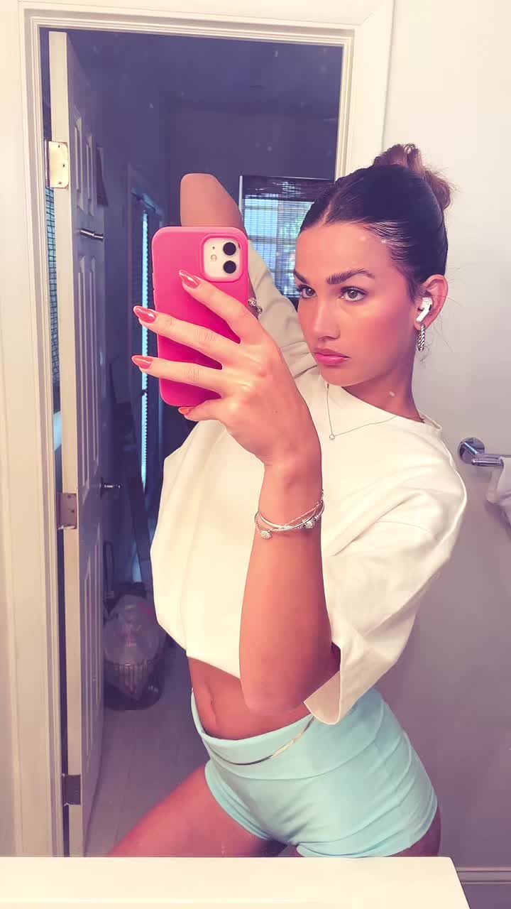 @elena