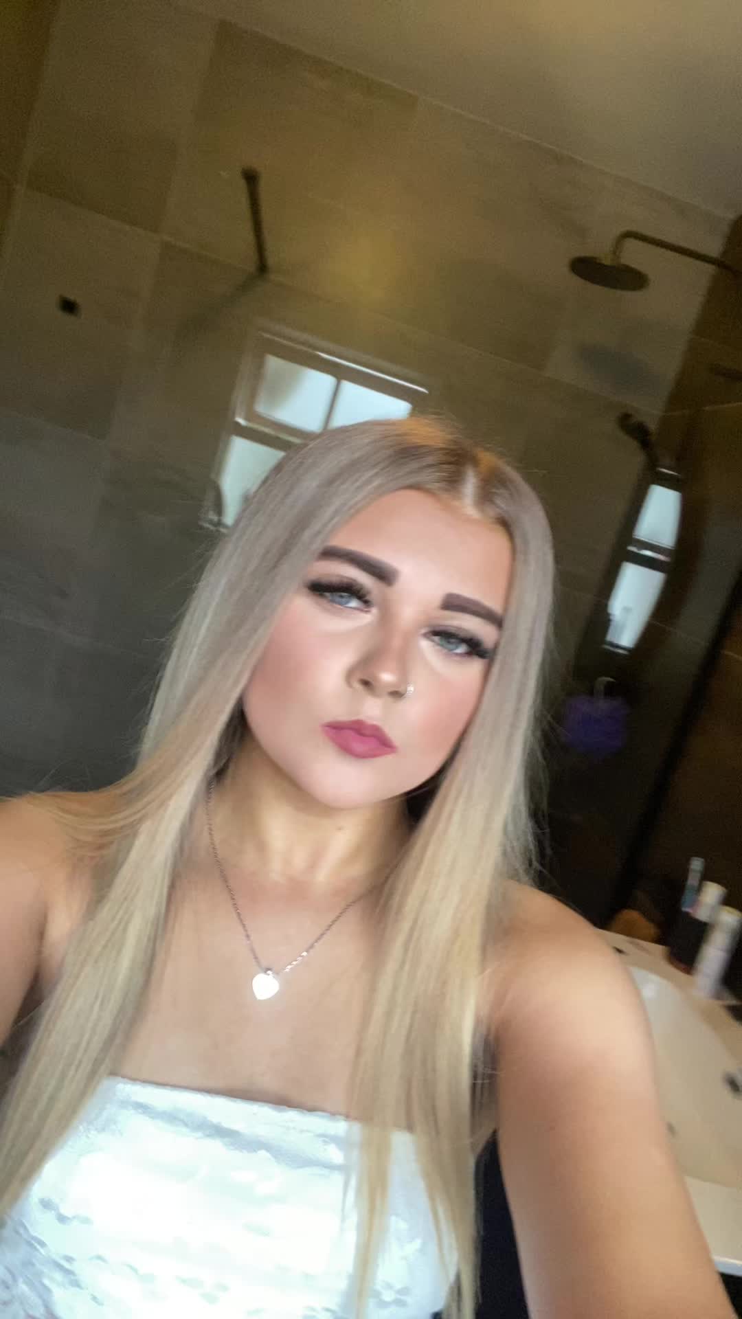 @𝑳❤️
