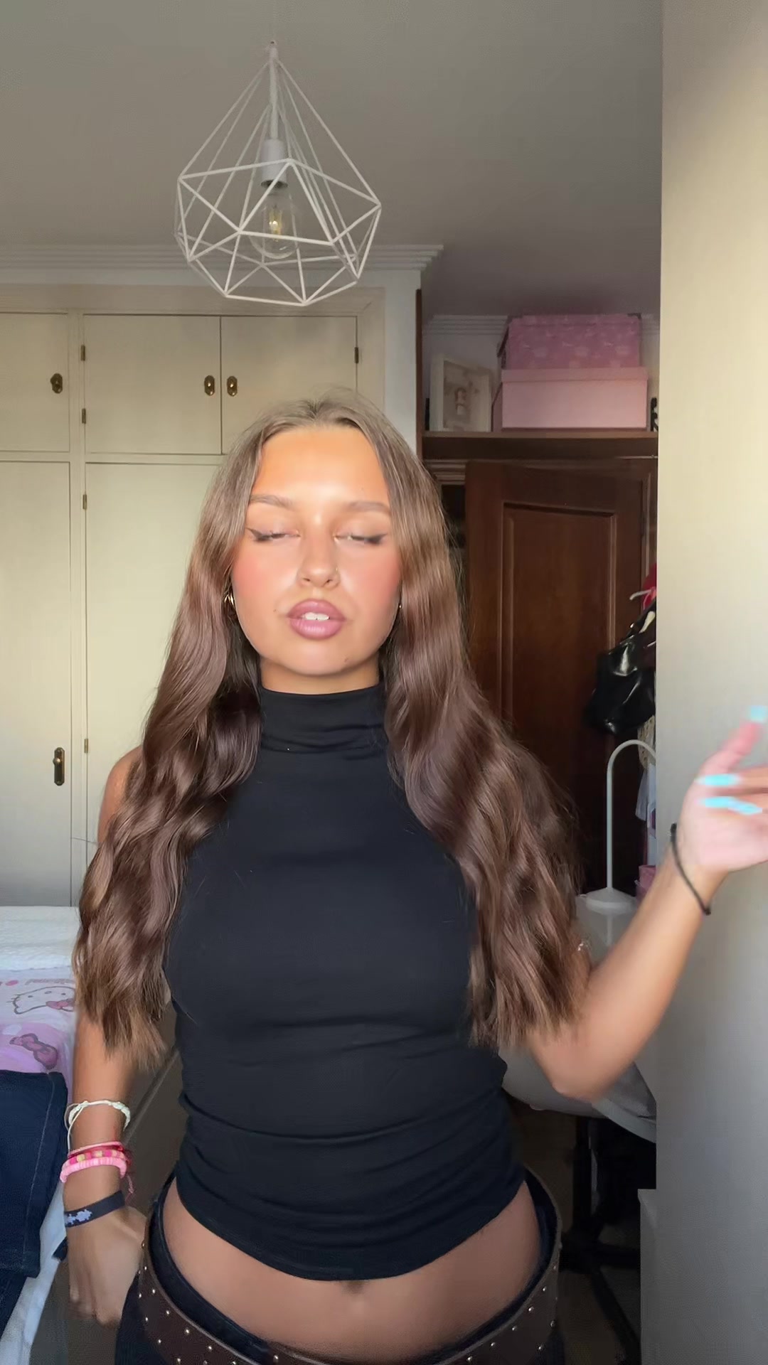 @<$