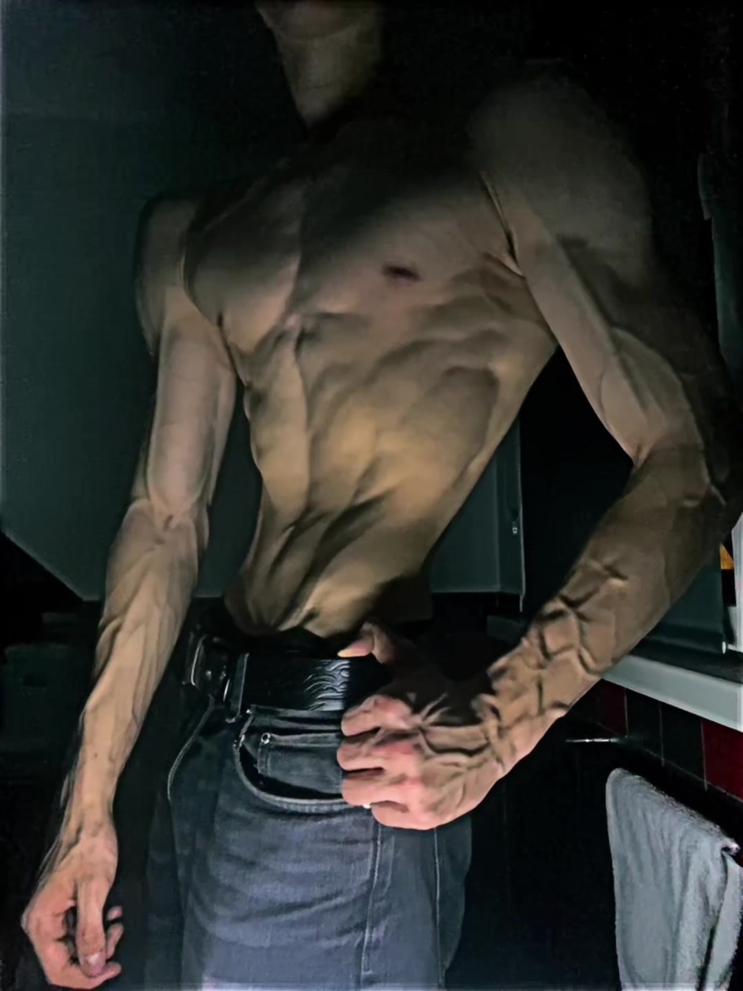 @Sharpnesss_