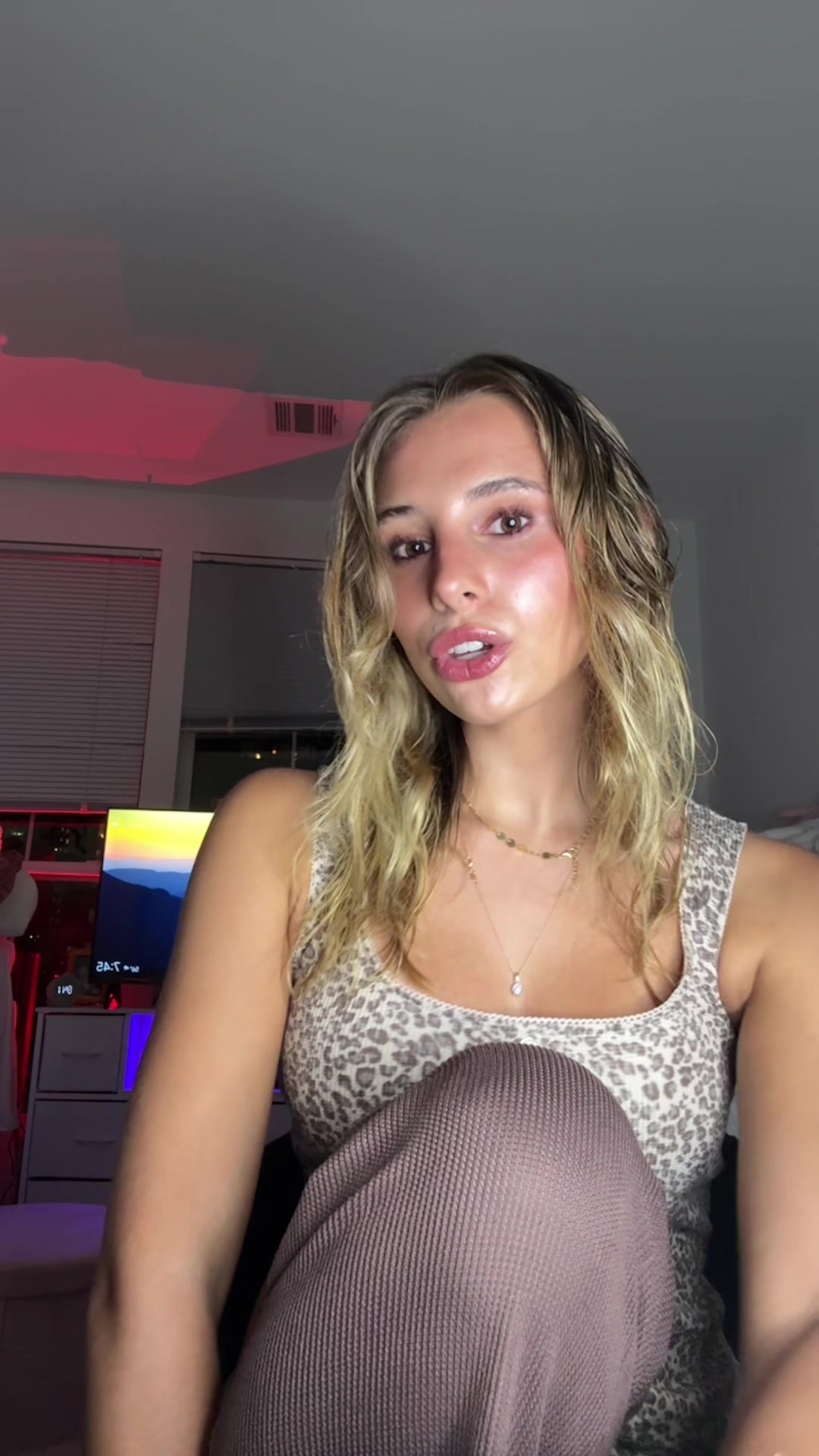 @hi