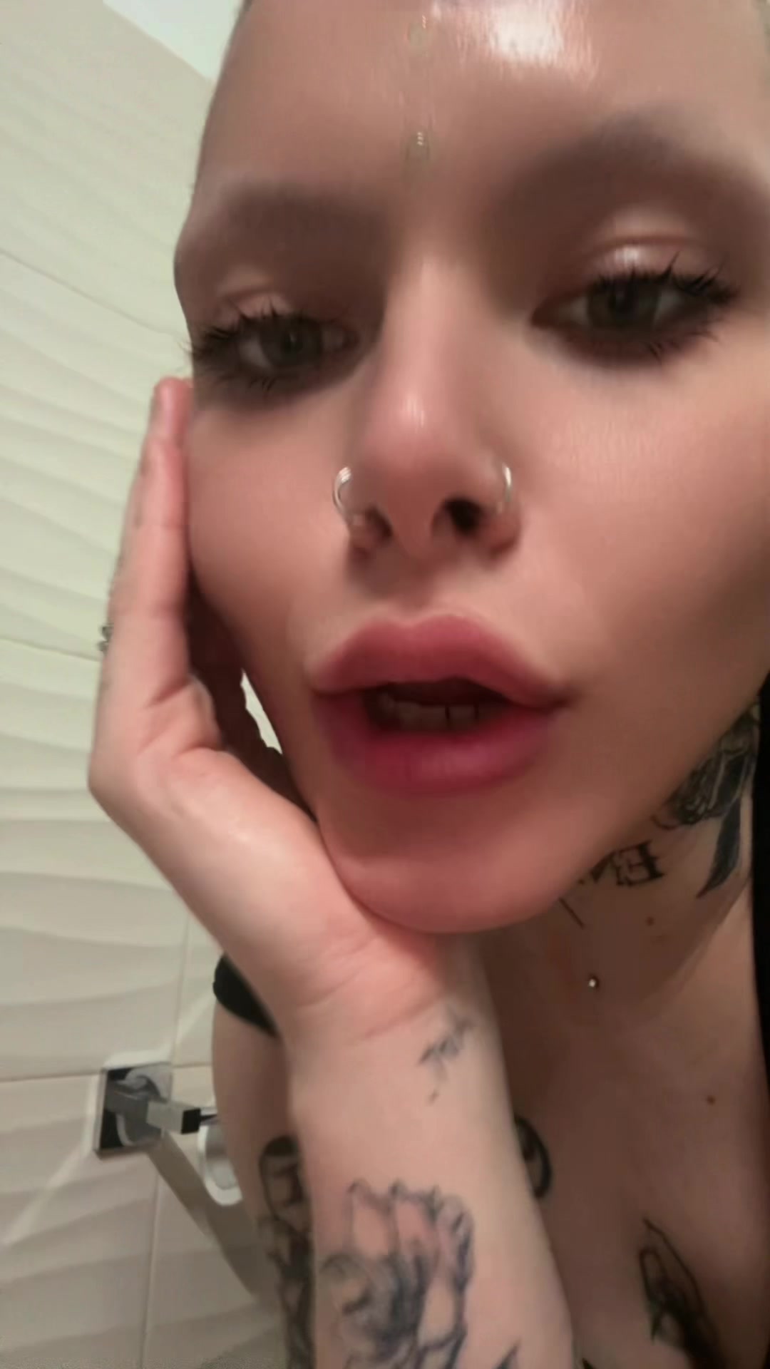 @__y0l4ndi