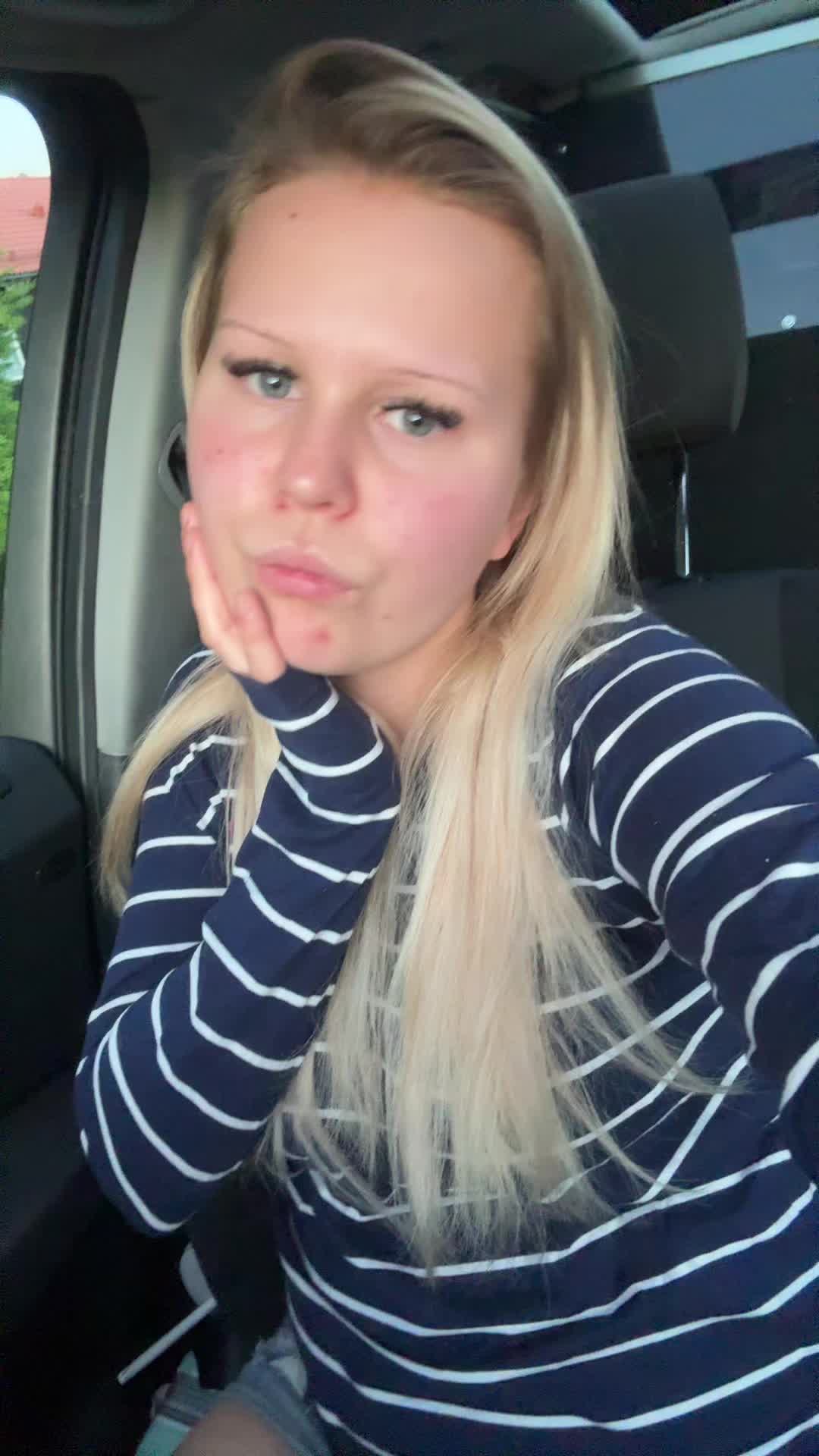 @Holly🛍️🥥🥂