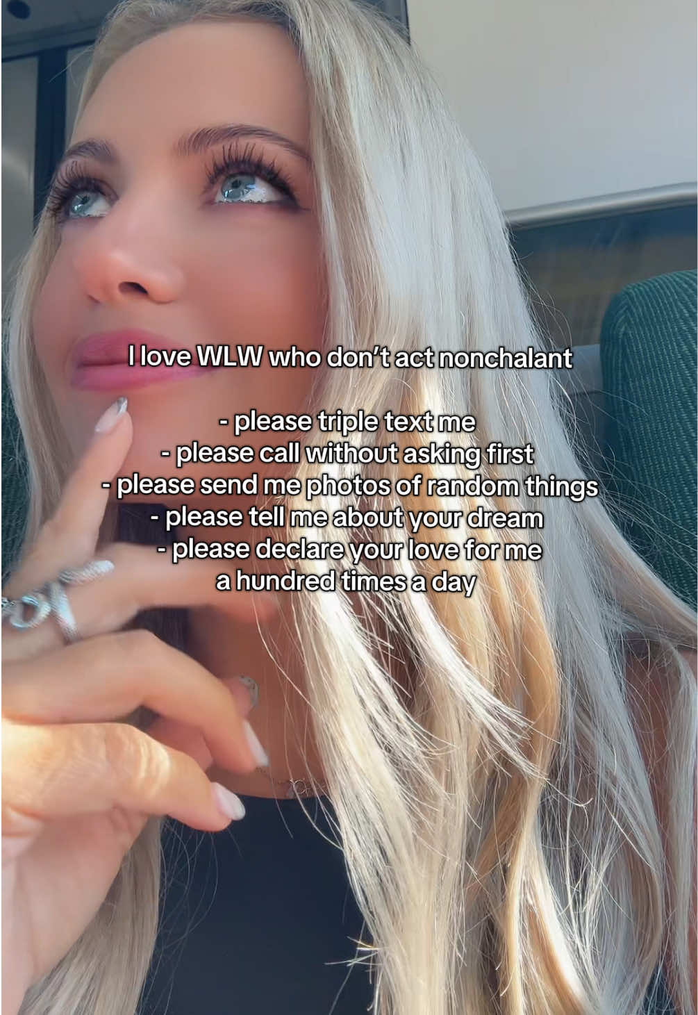@Lisa J Evans sapphic author ⚢