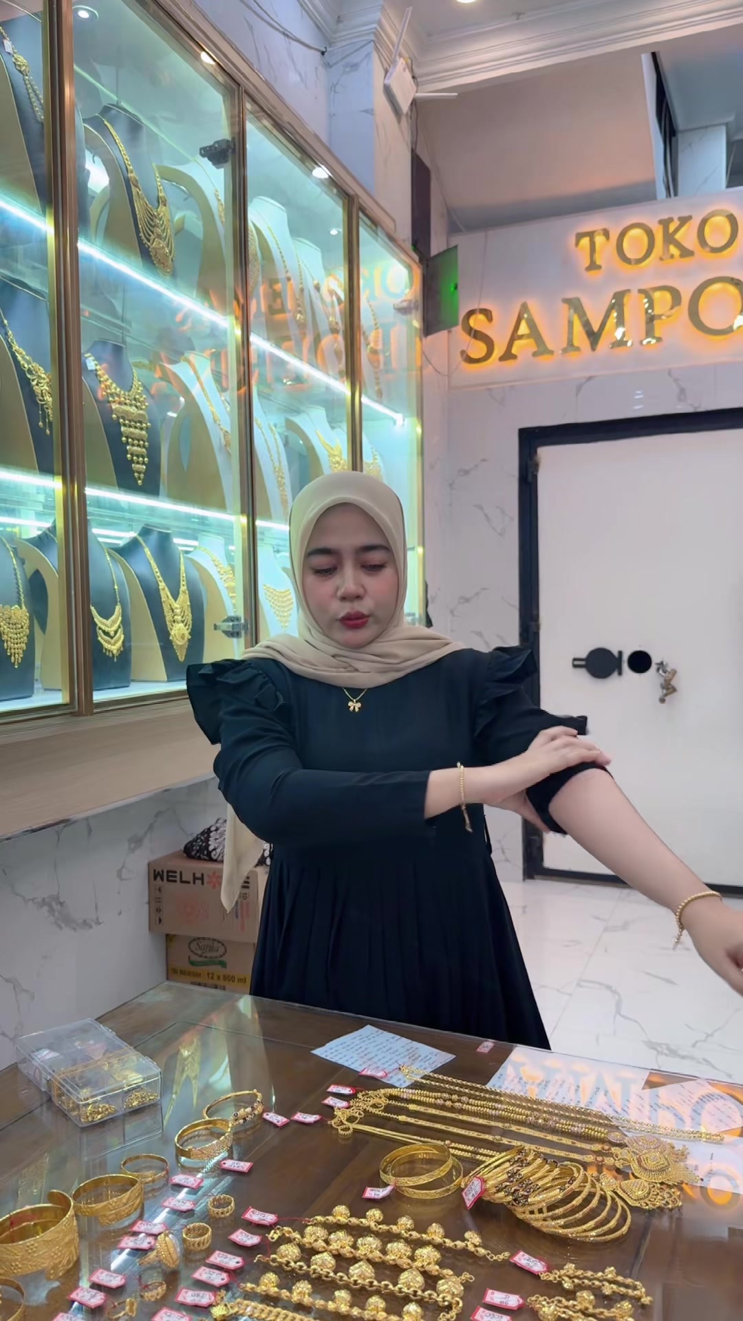 @TOKO EMAS SAMPOERNA 3