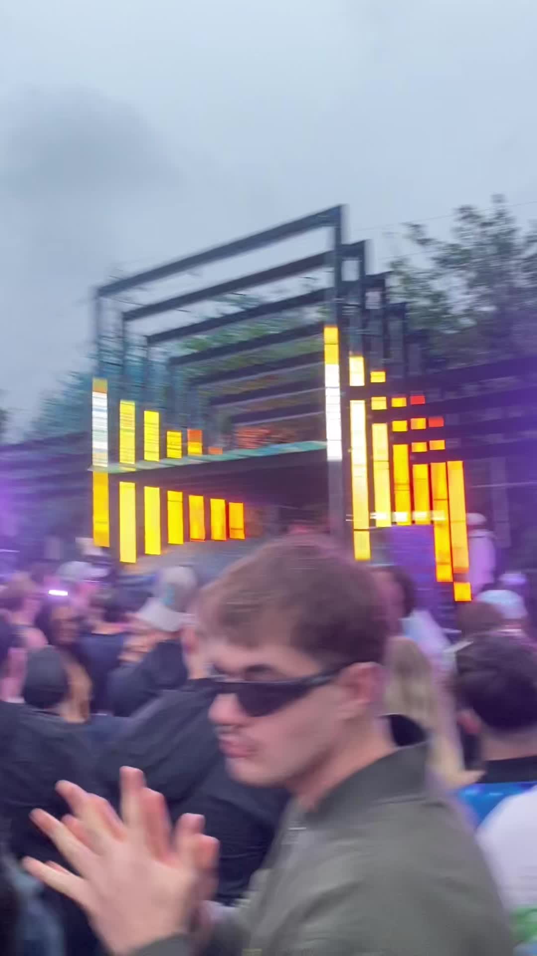 @Mr.officialraver51