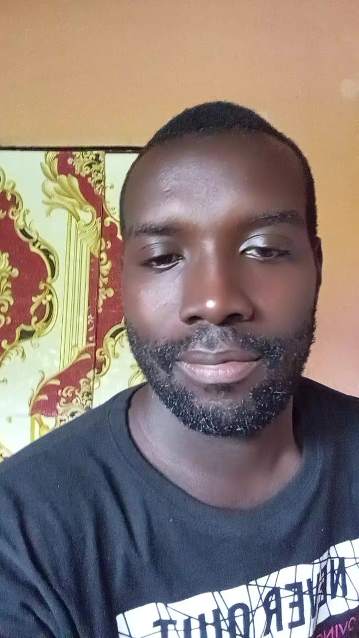 @Derval Maroon✊️