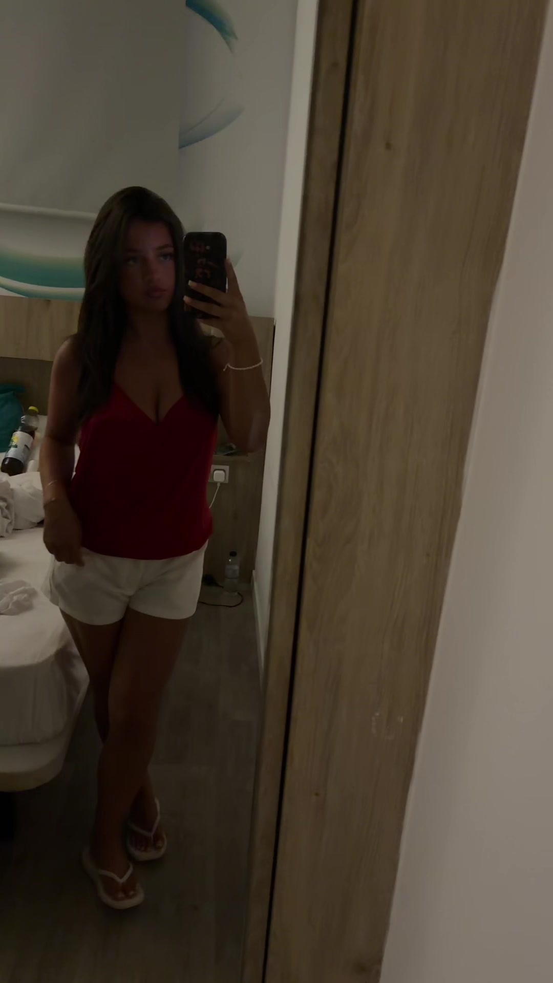 @floraknowles