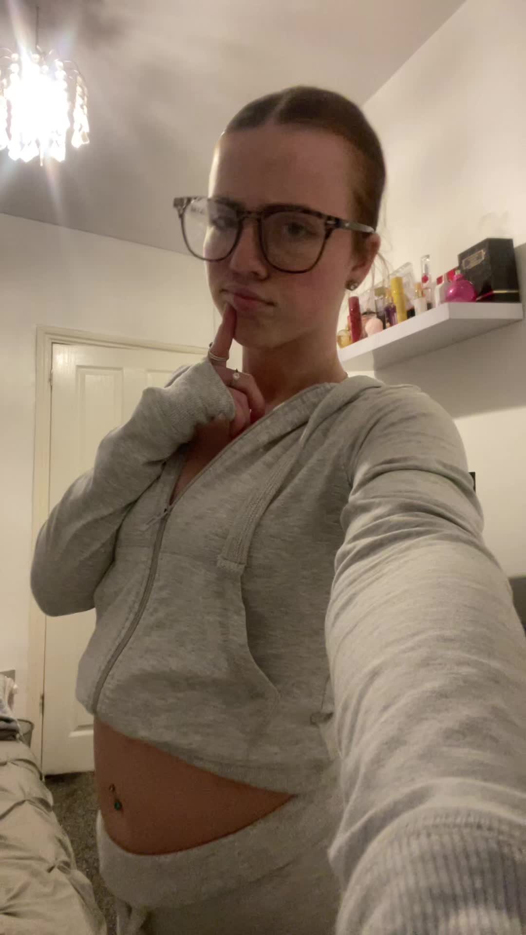 @HM🍒🪭🥂