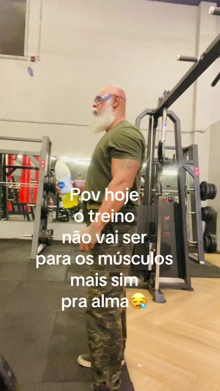 @Gildo(big beard)