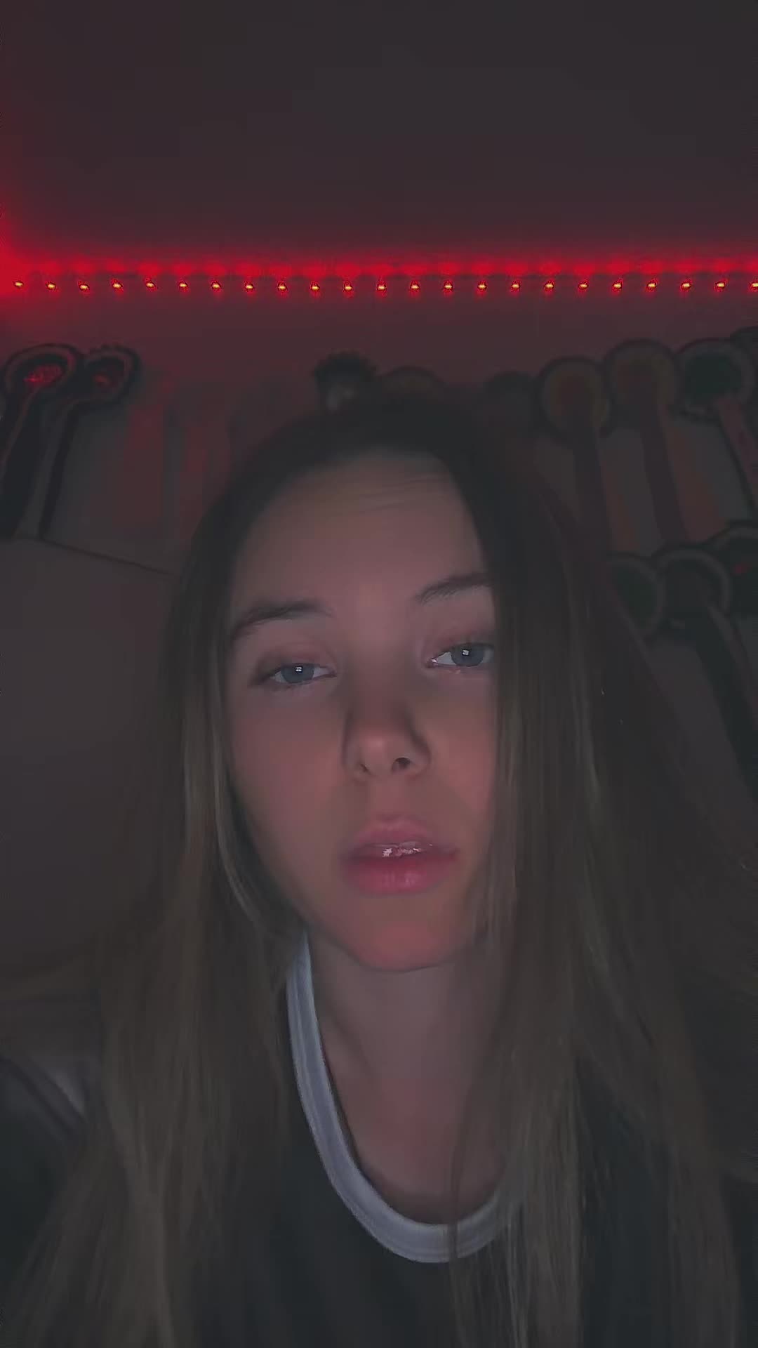 @Lena.pltdr
