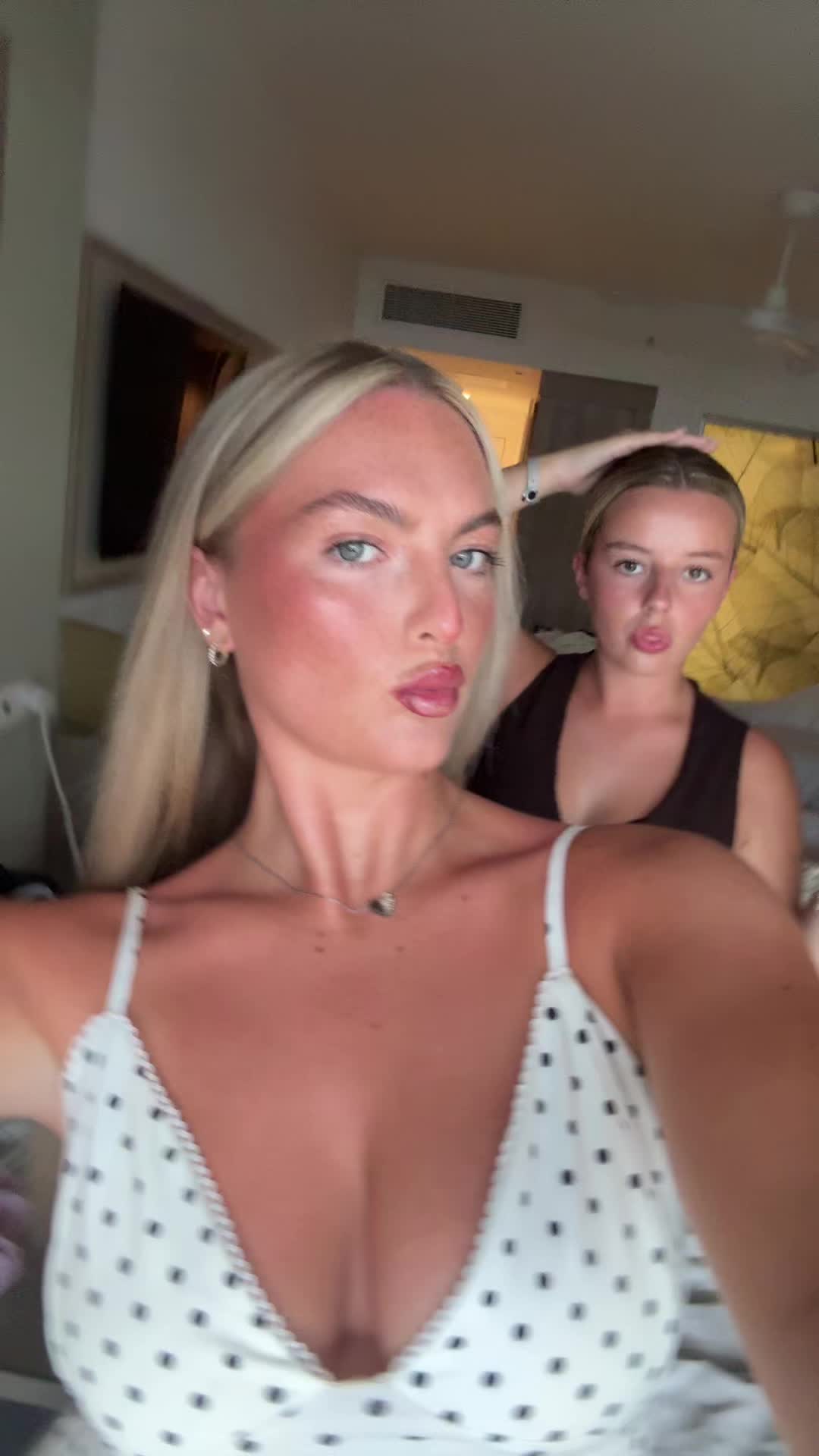 @chloe<3