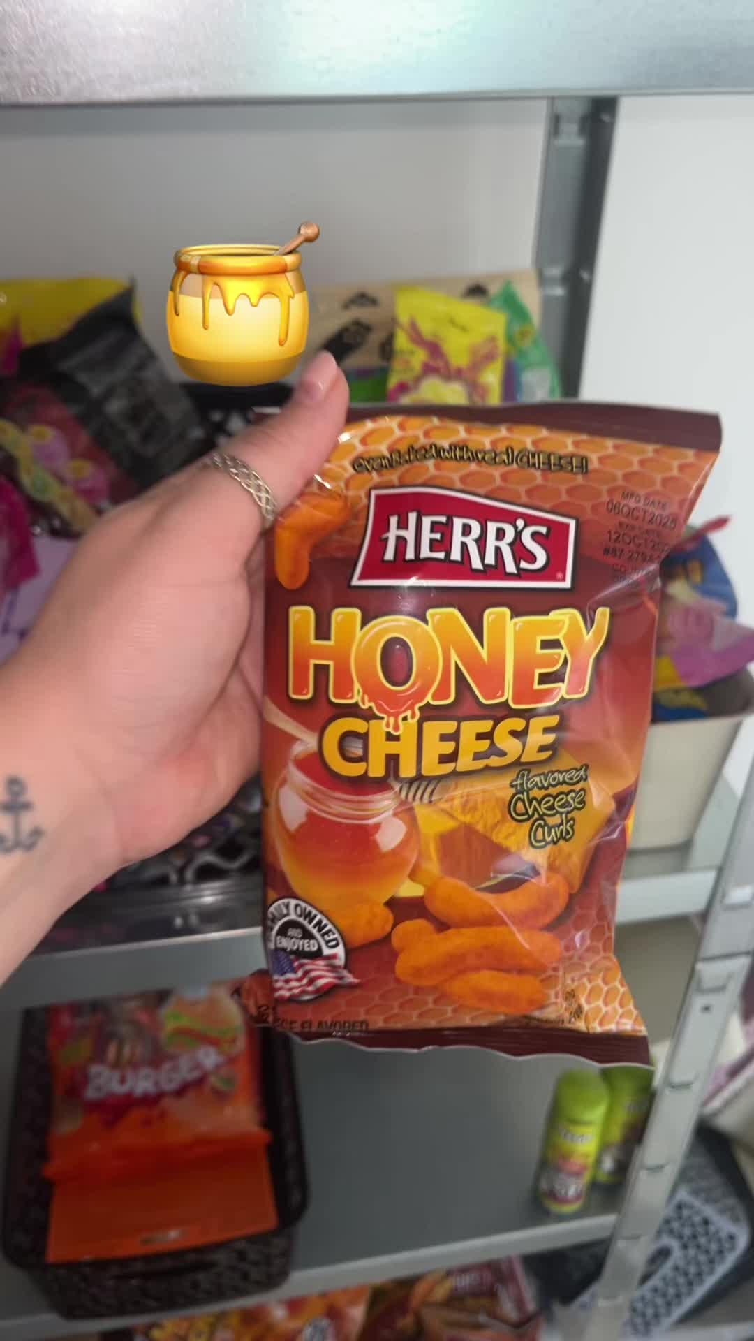 @Bellasboxesuk