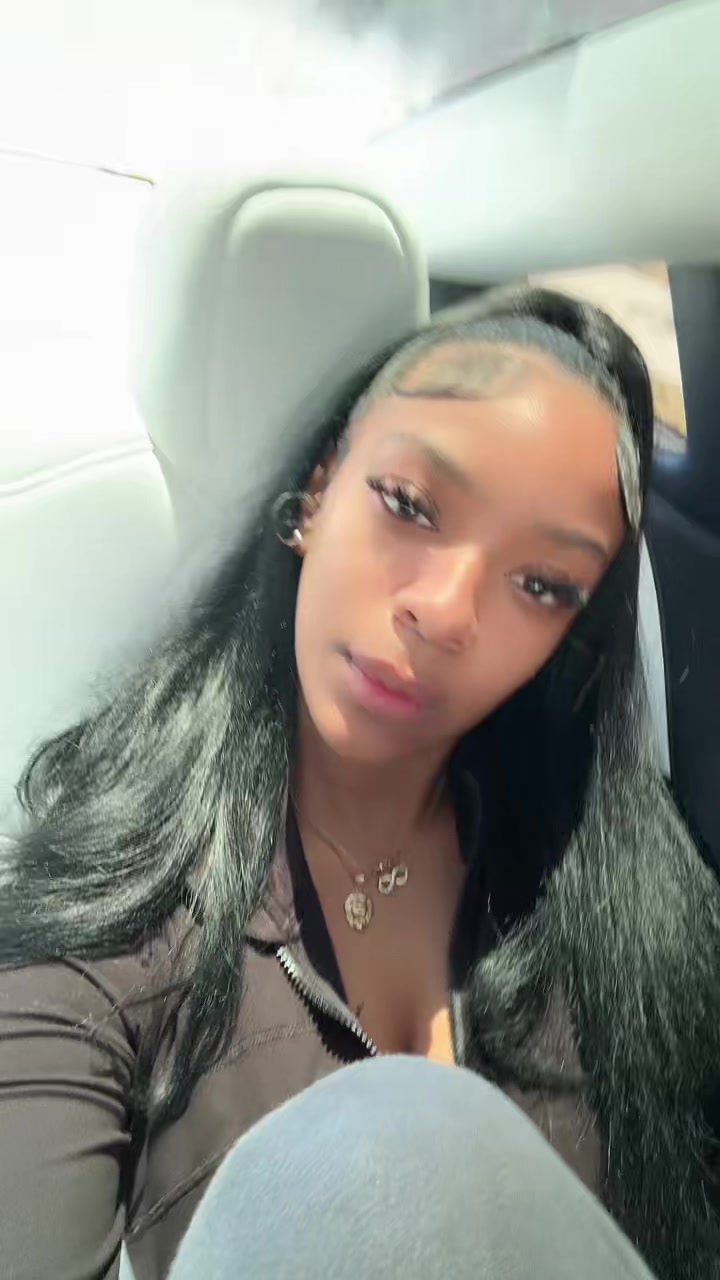 @E👅