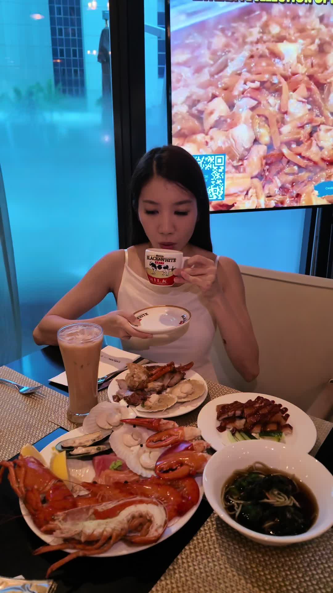 @Liveloveatwithjie