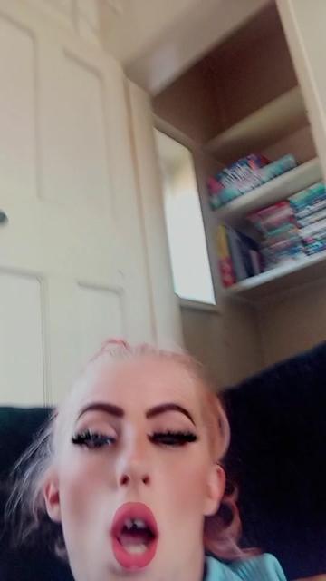 @missqueen012025
