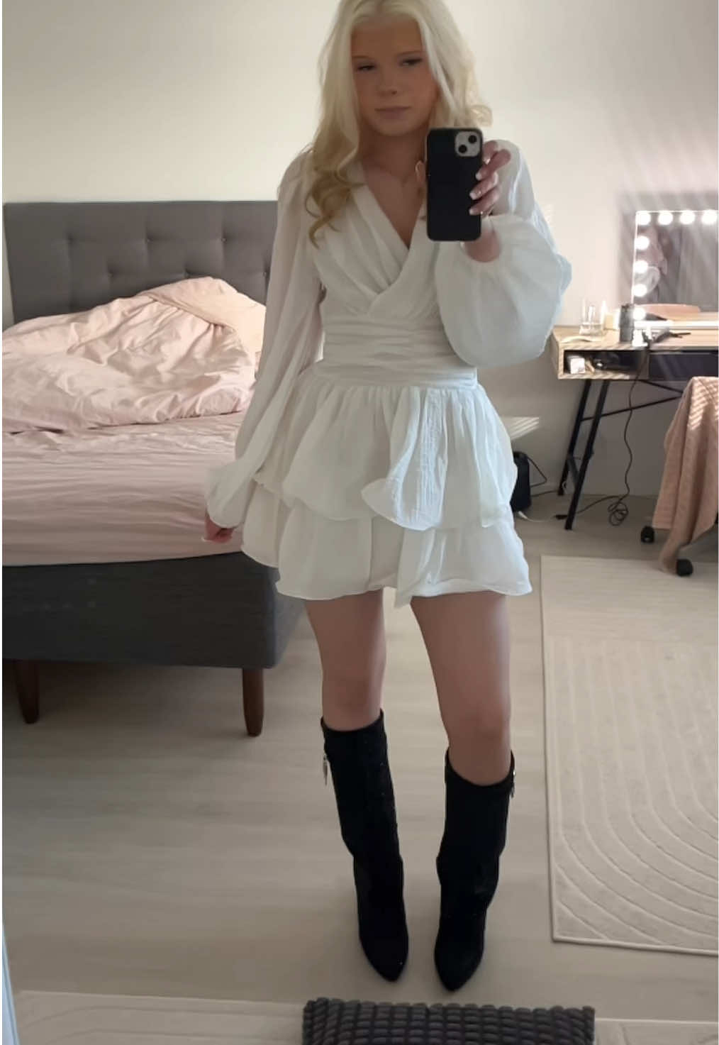 @𝓜𝓮𝓵𝓲𝓷𝓪