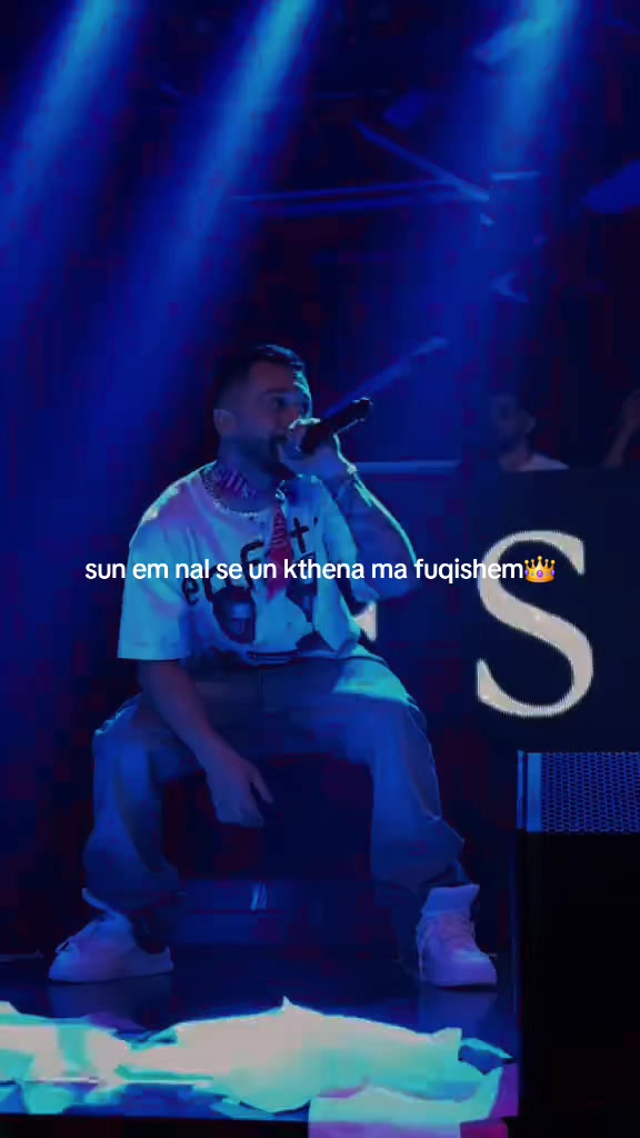 @🦅