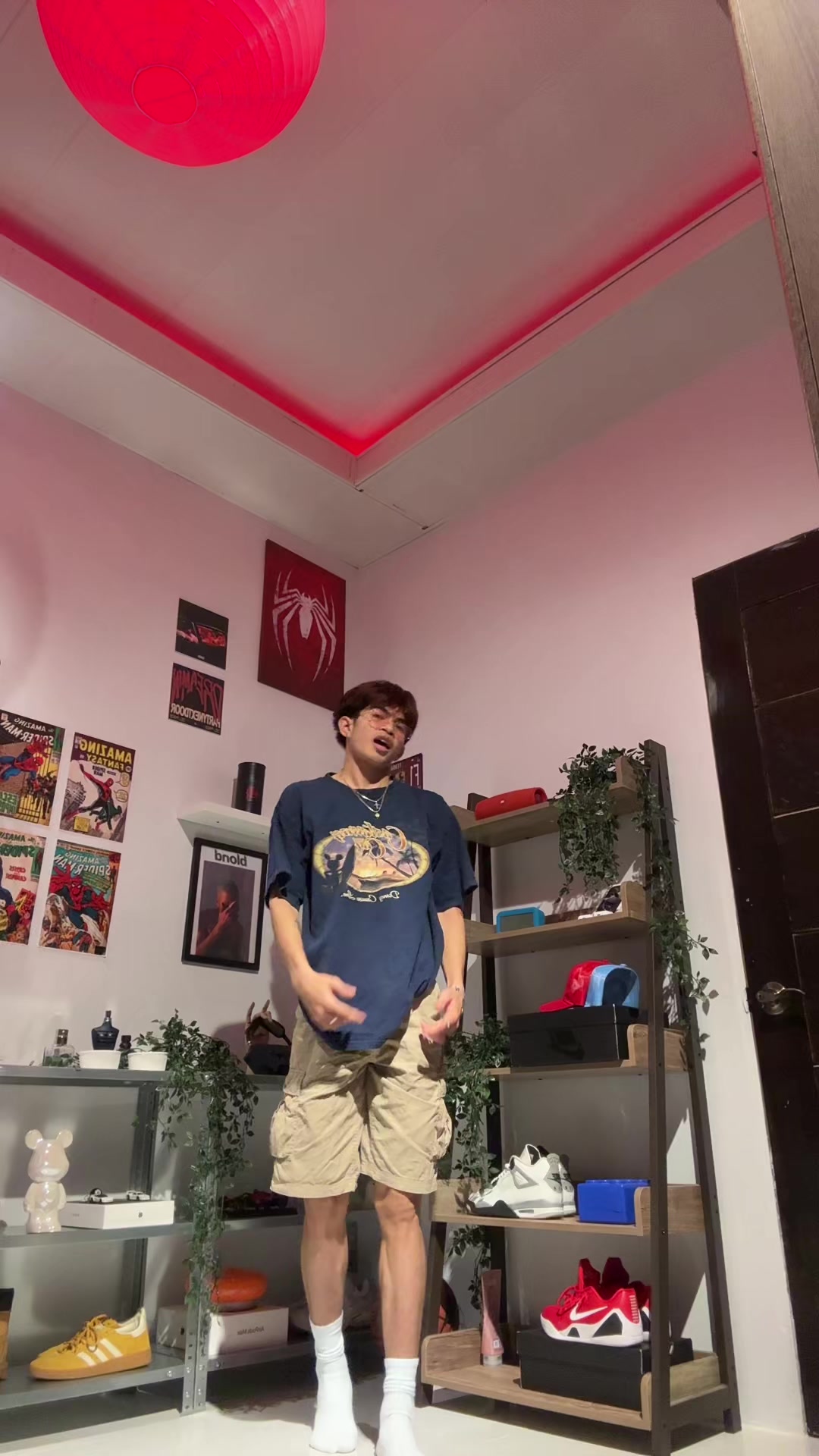 @Jo.