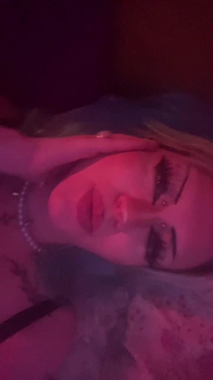 @Ellie_xox