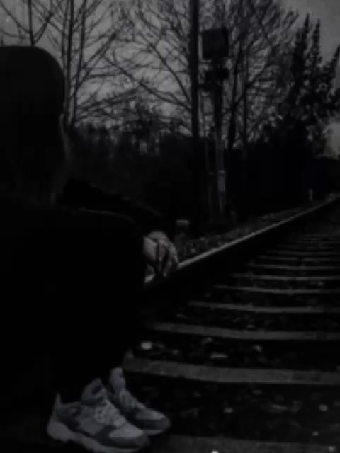@ff_chica_sad_01