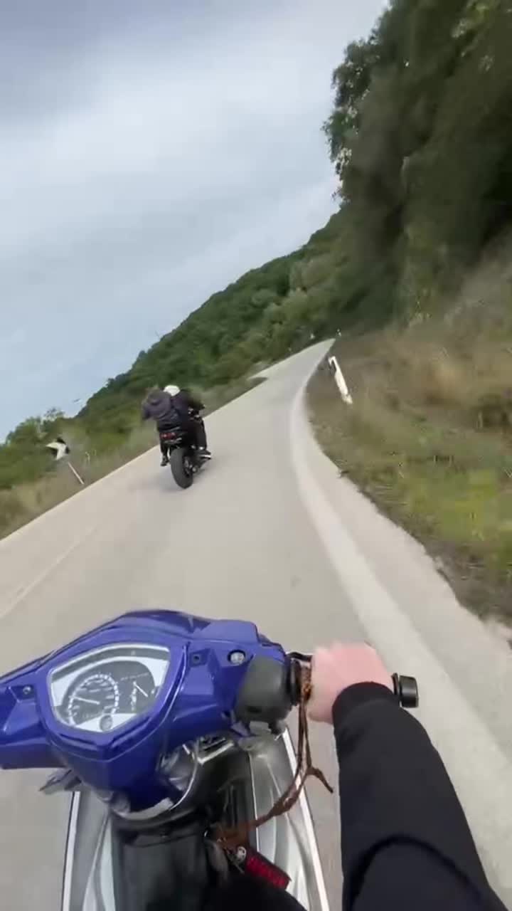 @Xrhstoss