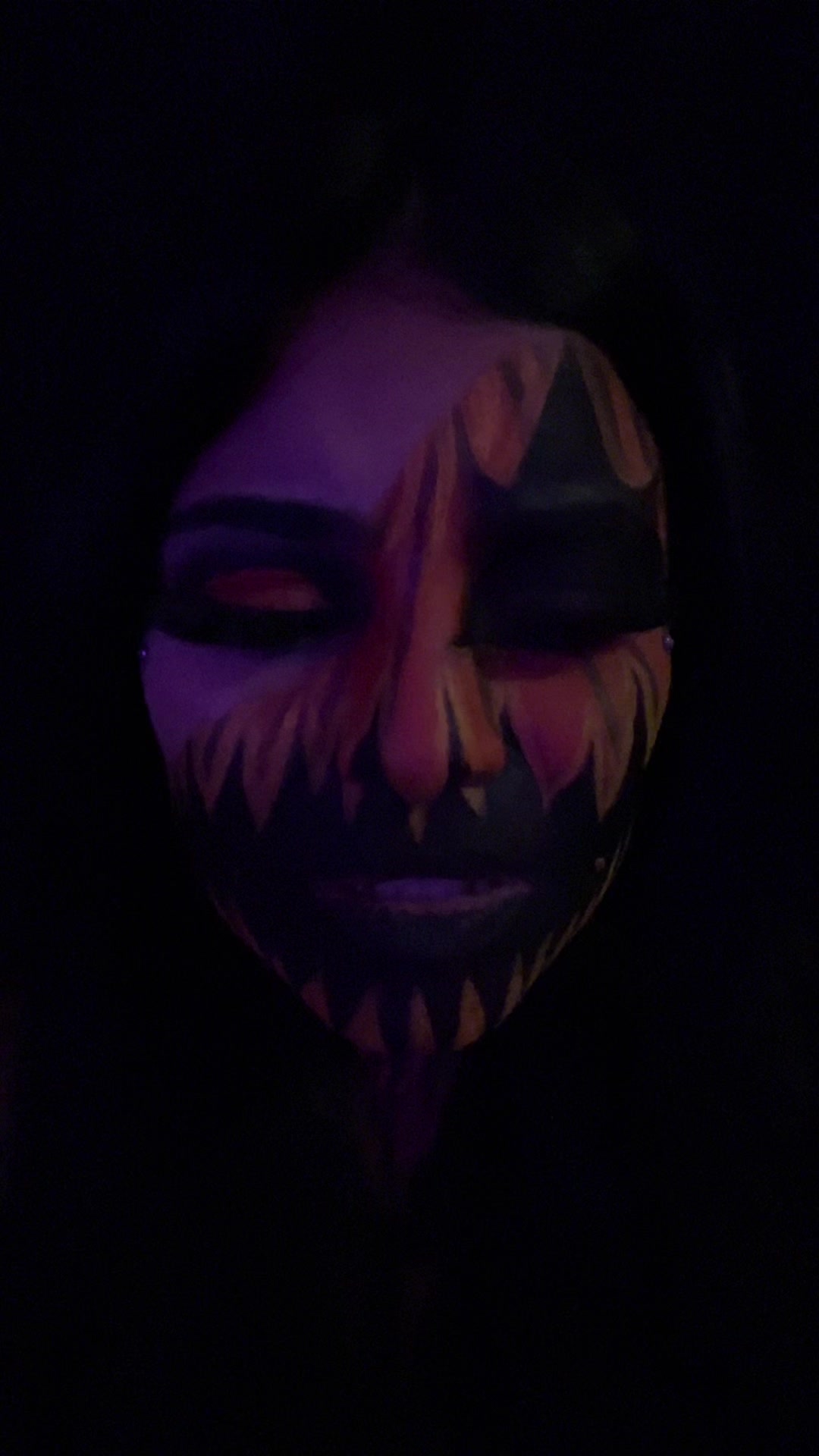 @FREAKSHOW KEEZH🦇