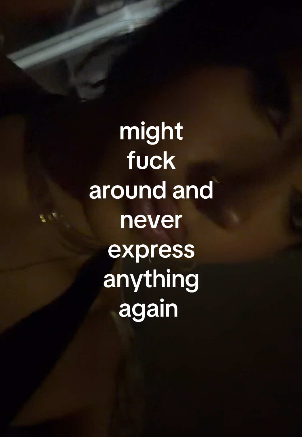 @d3lusi0n4l__