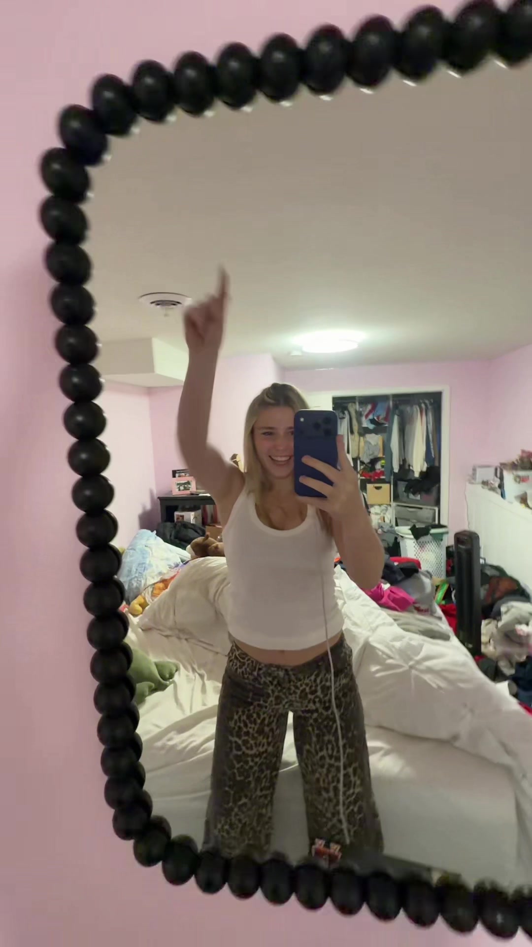 @bella