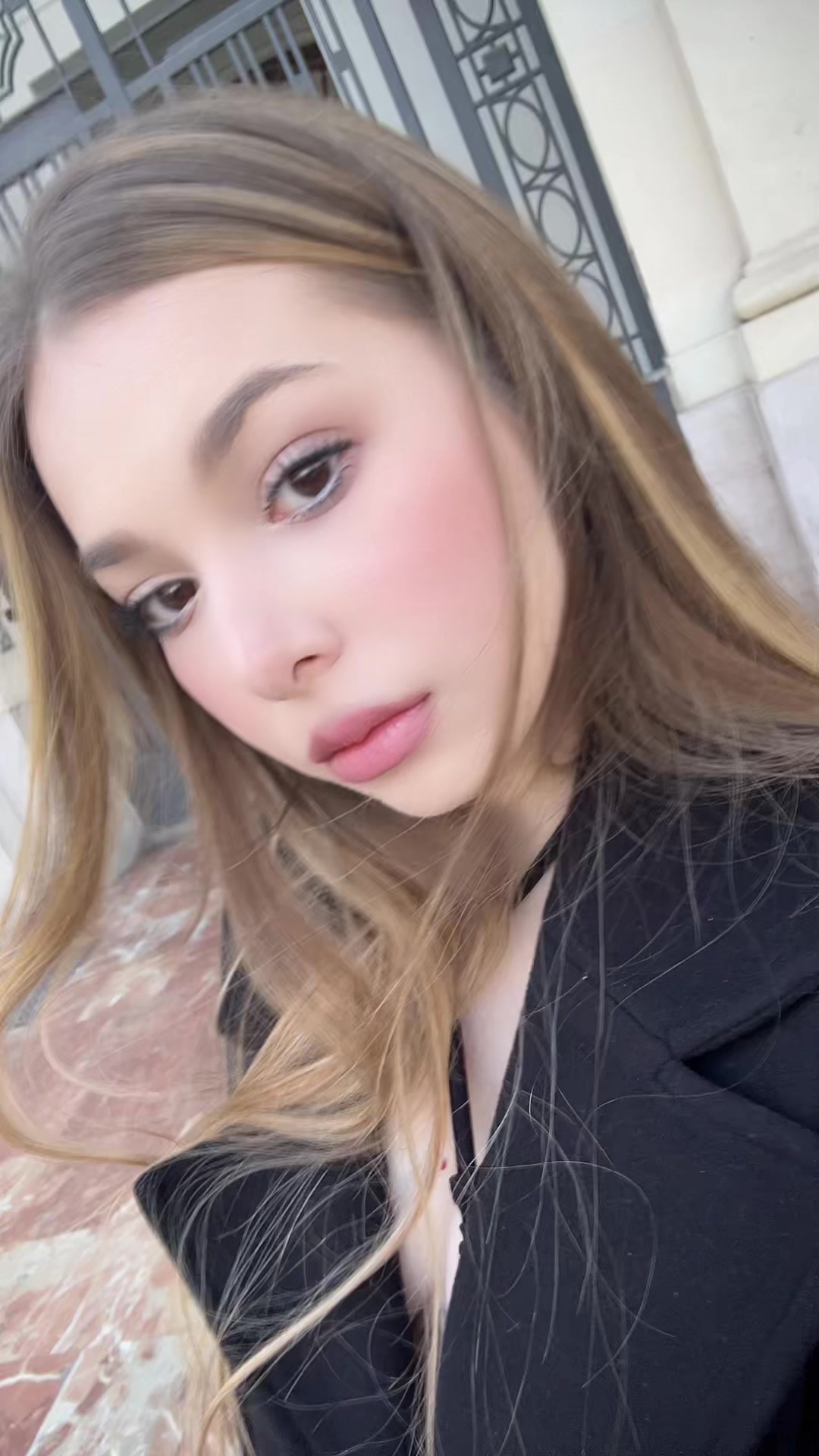 @Larya