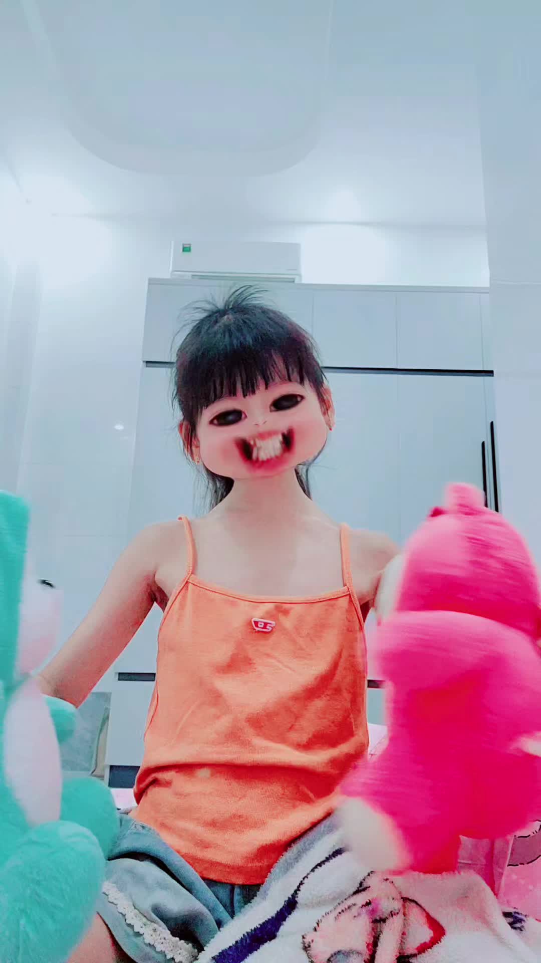 @Bé Sun thích nhảy 😜😘