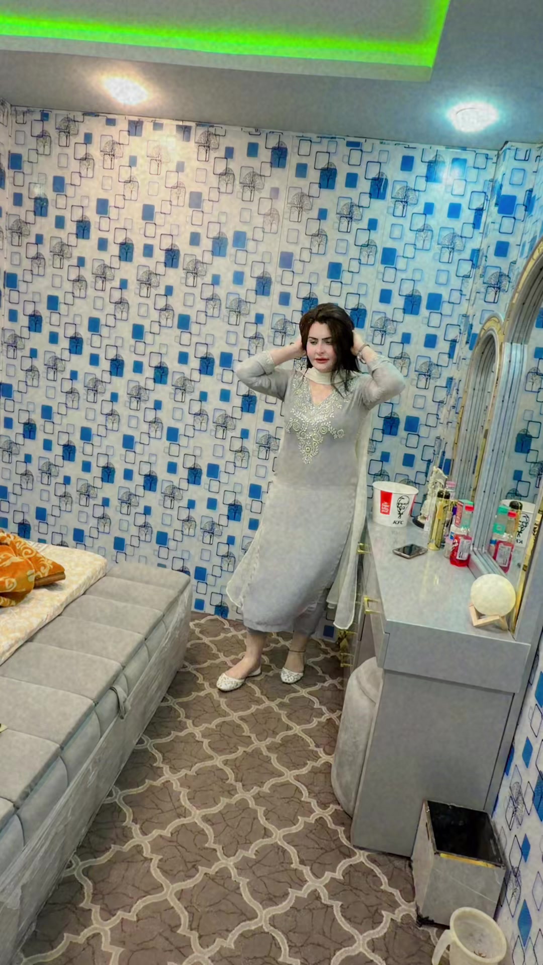 @Riya Khan34