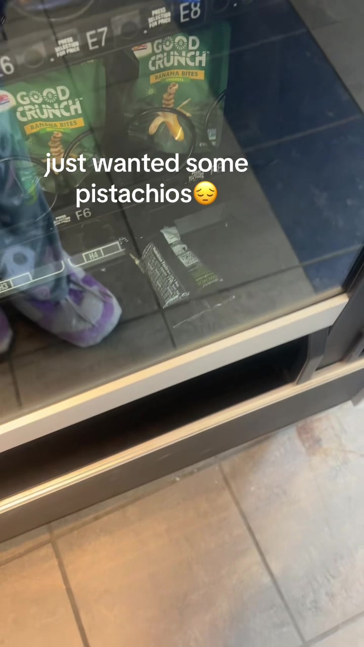 @Ella 𖣂